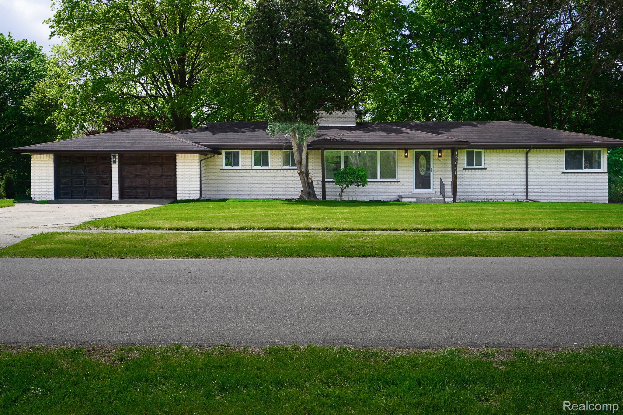 19041, Bungalow, Lathrup Village, Michigan, 48076