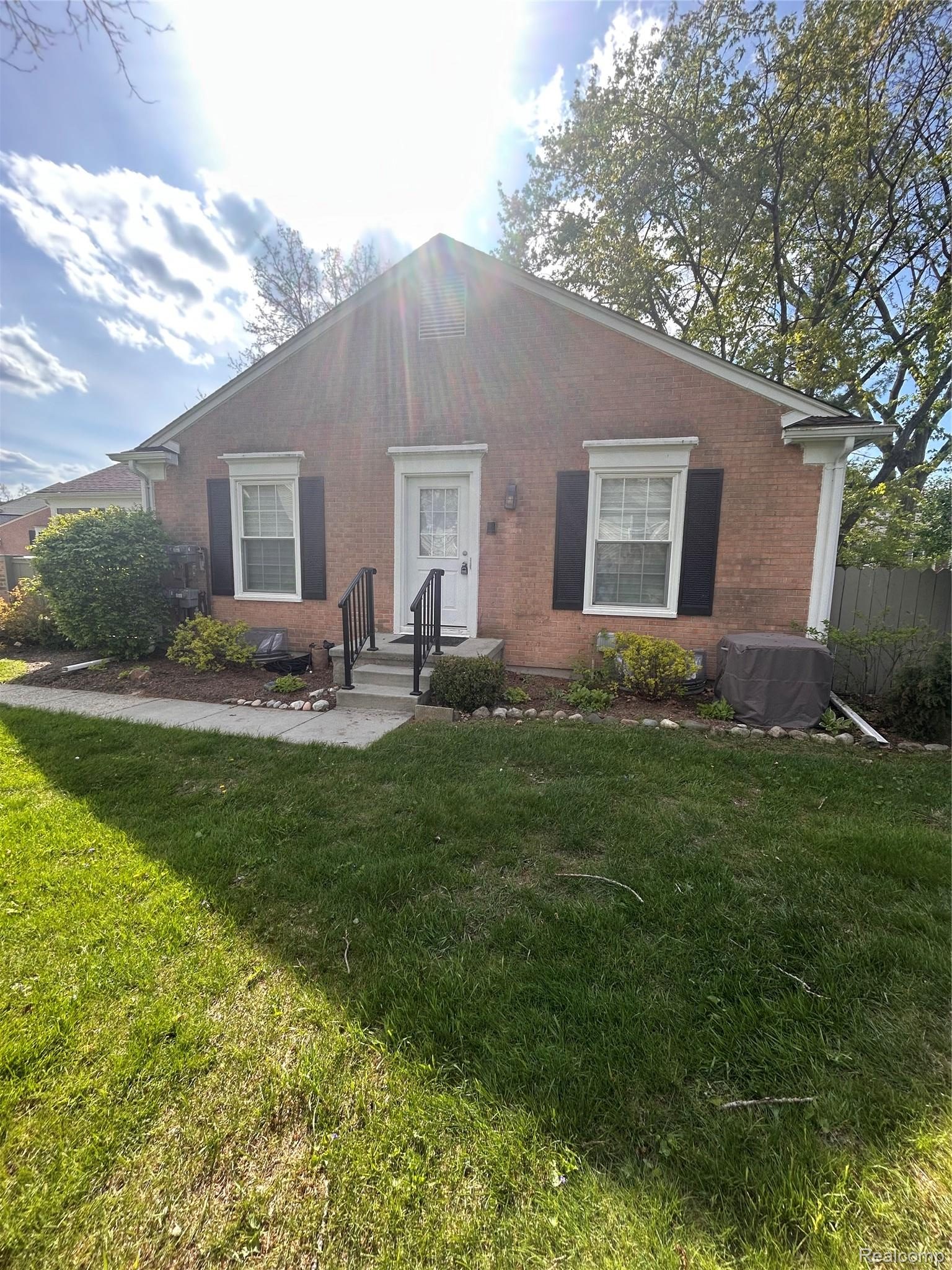 1466, Knights Ridge, Rochester Hills, Michigan, 48306
