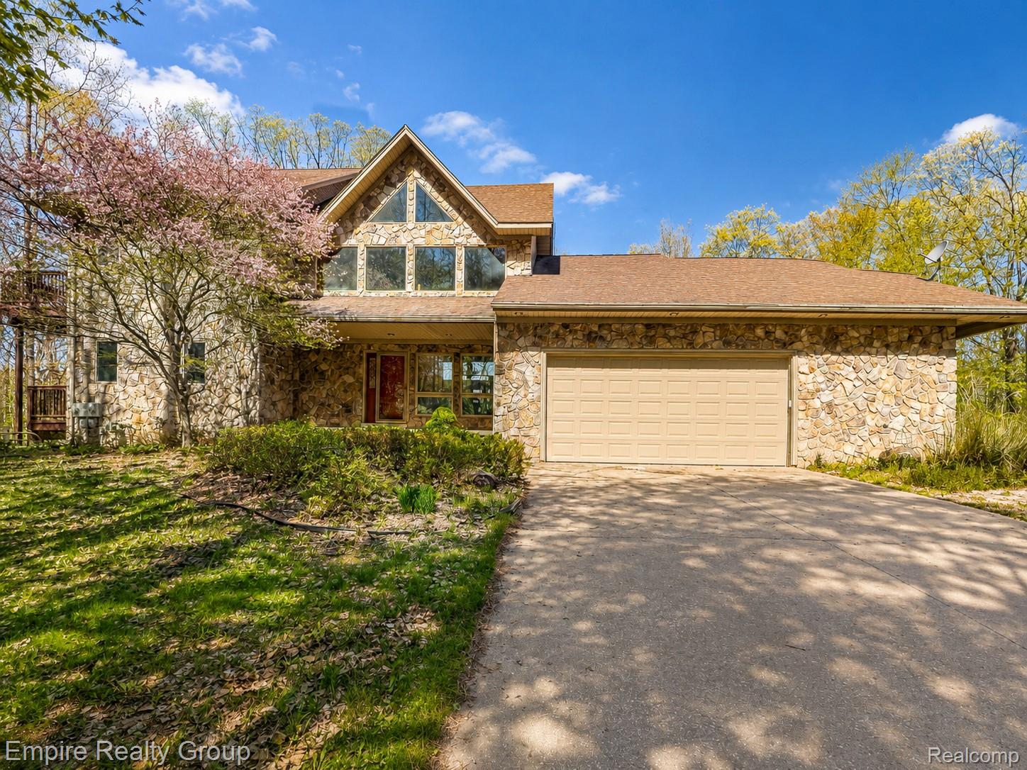 2111, Oak, Ortonville, Michigan, 48462