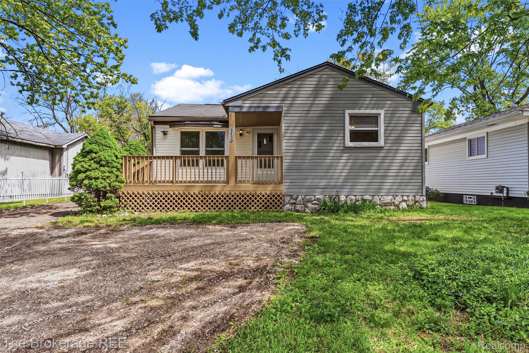 6430, Cloverton, Waterford, Michigan, 48329