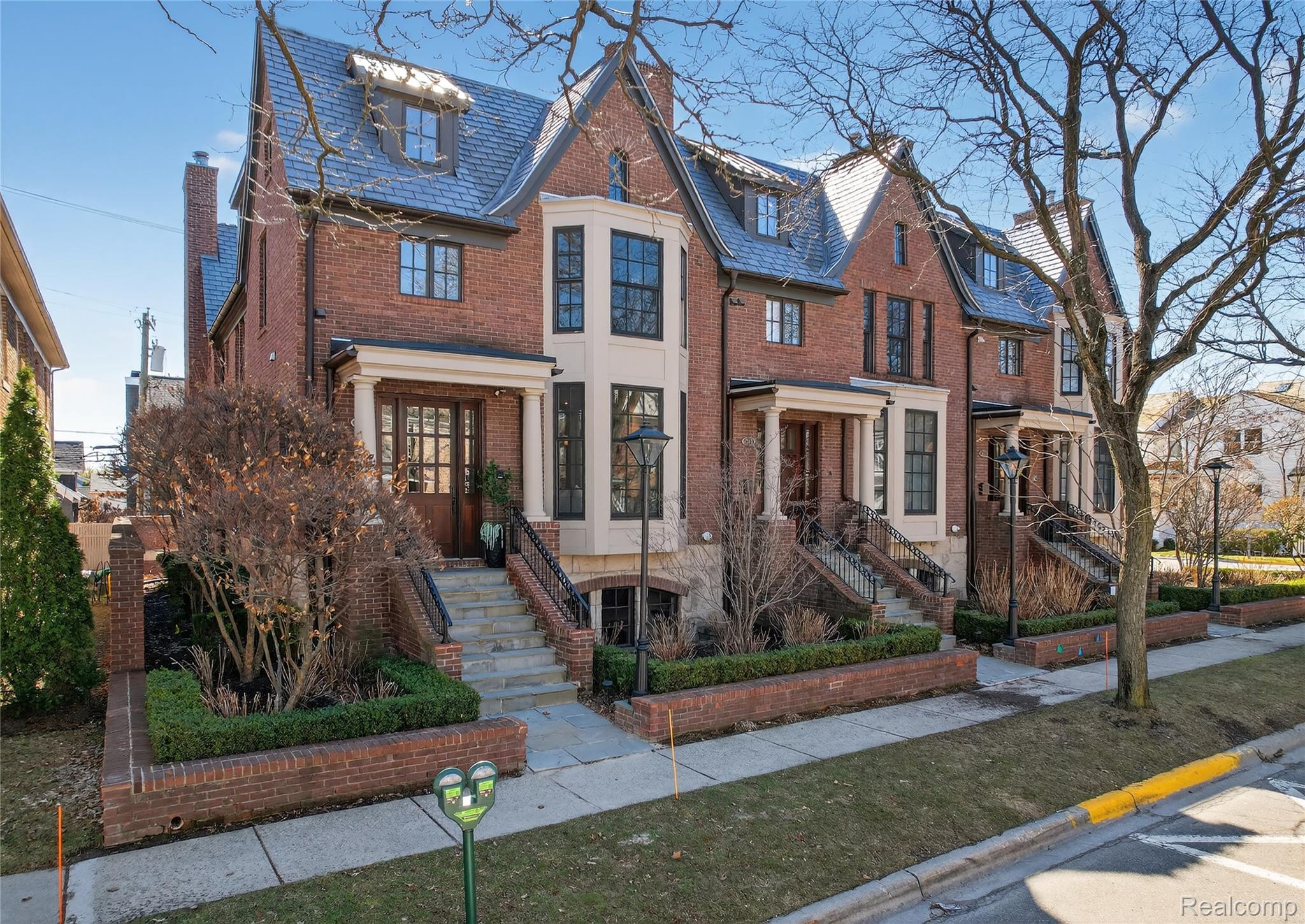 277, Brown, Birmingham, Michigan, 48009
