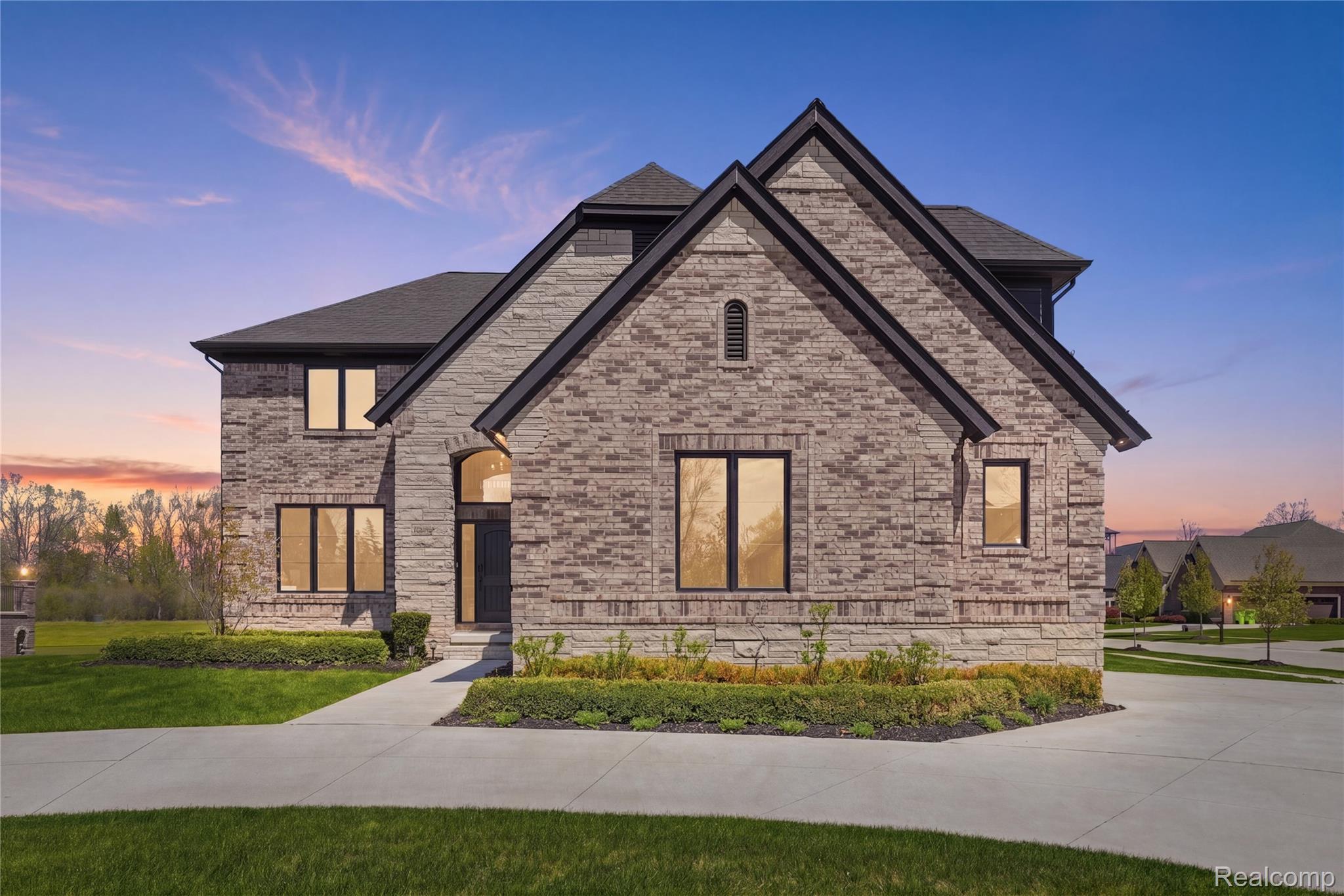 11963, Forest Brook, Washington, Michigan, 48094