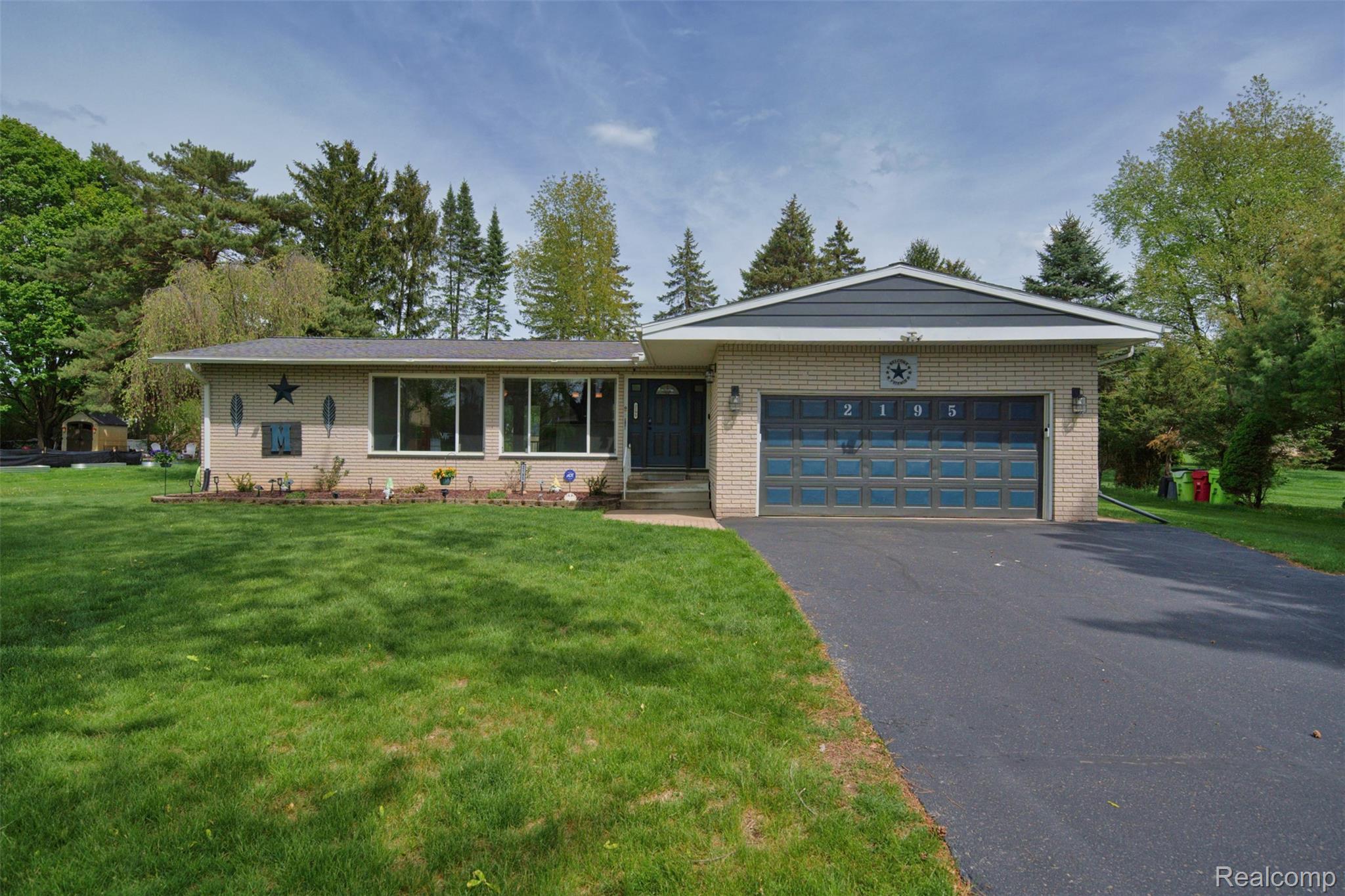 2195, Strader, West Bloomfield, Michigan, 48324