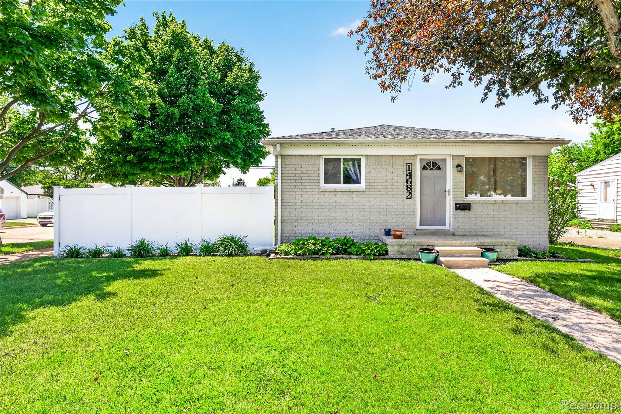 14682, Fordline, Southgate, Michigan, 48195