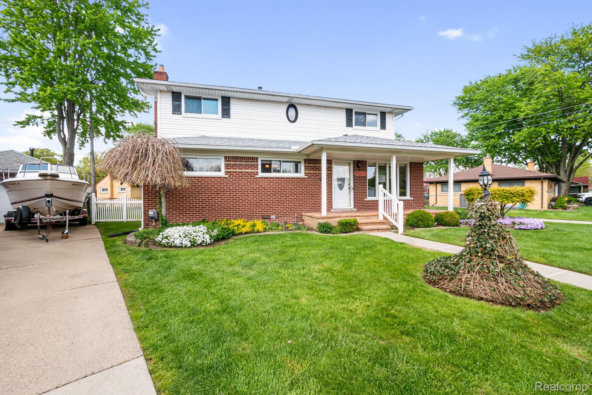 21223, Briar, St. Clair Shores, Michigan, 48081