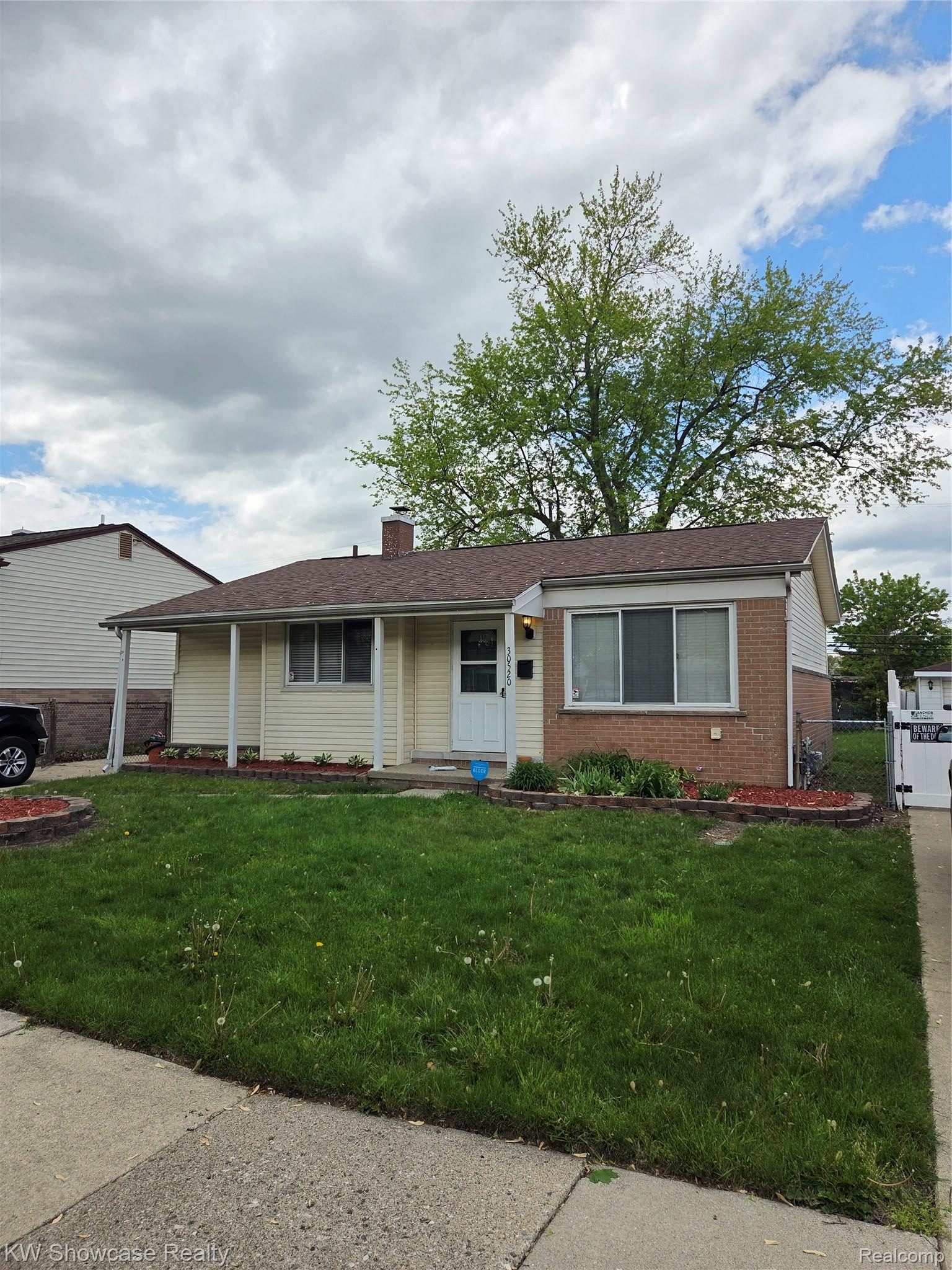 30520, Hiveley, Westland, Michigan, 48186