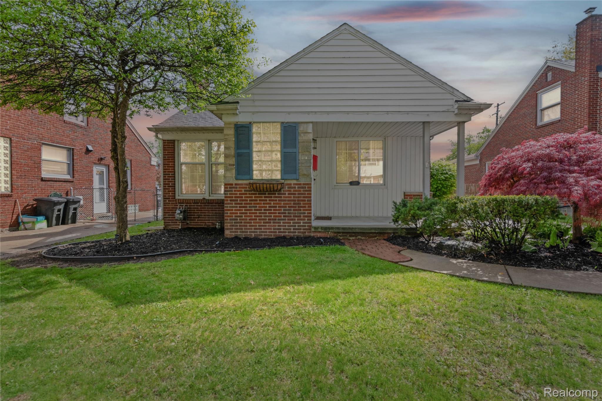 21610, Prestwick, Harper Woods, Michigan, 48225