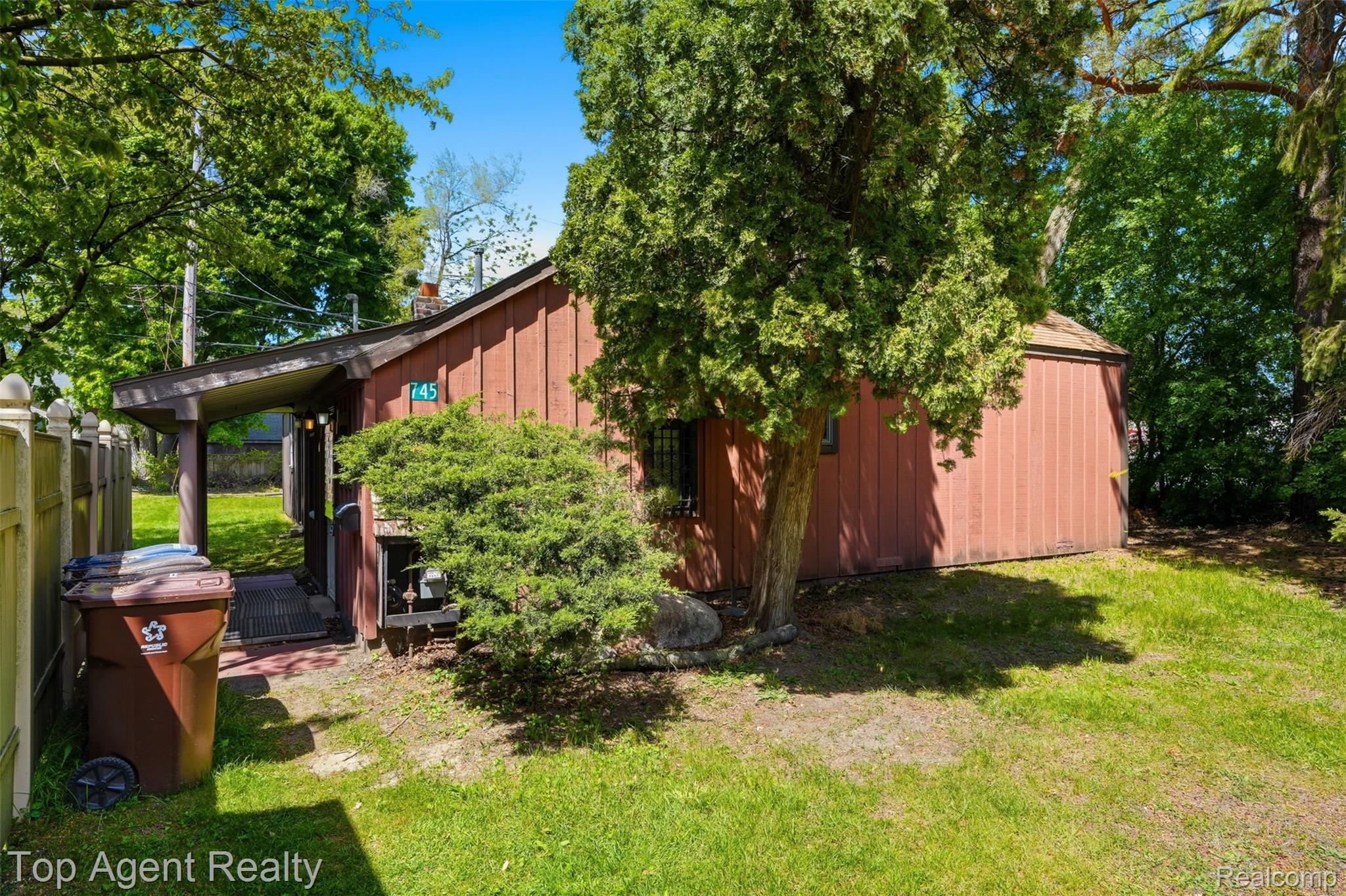 745, Karmada, Plymouth, Michigan, 48170