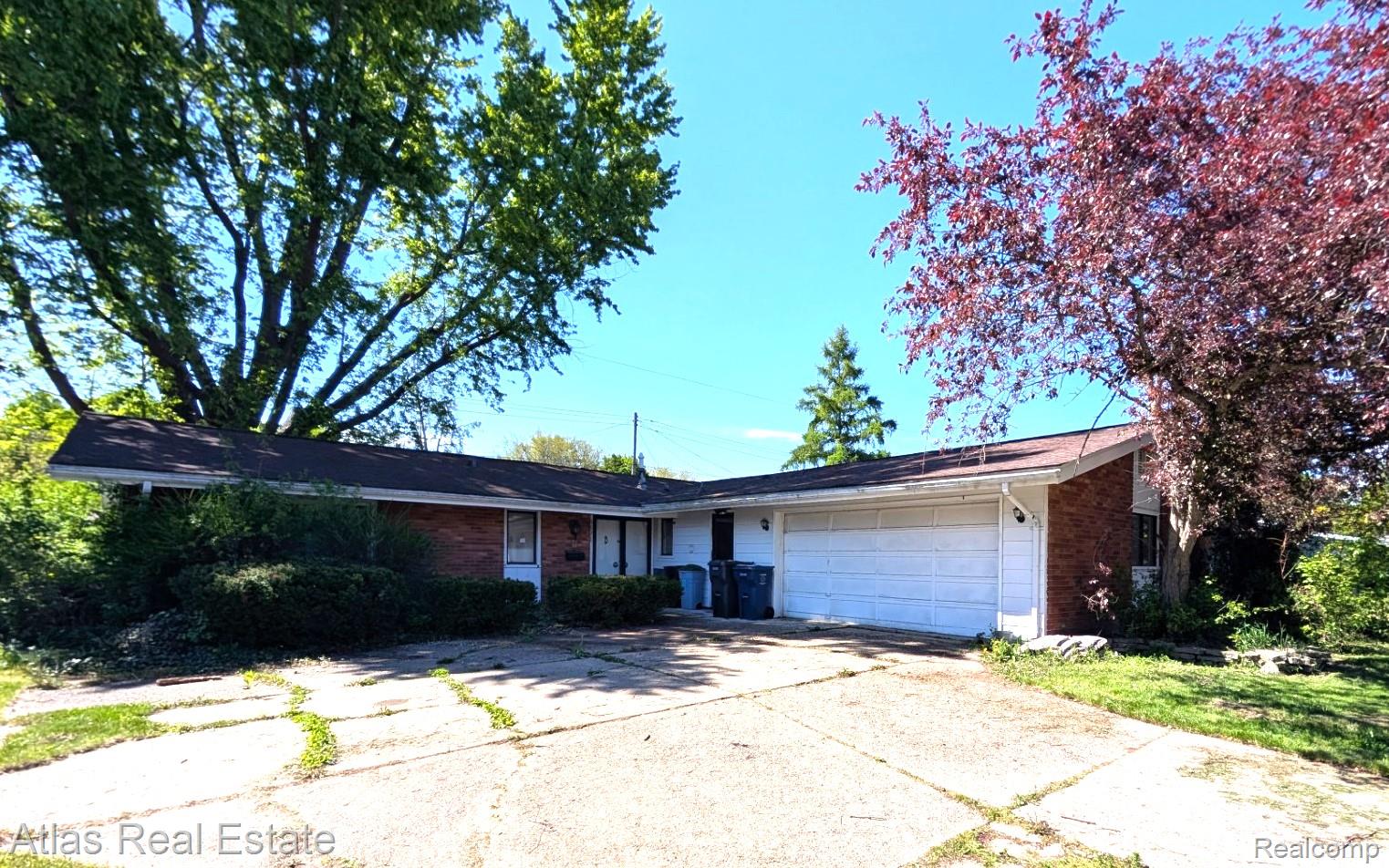 1821, Rockcreek, Flint, Michigan, 48507