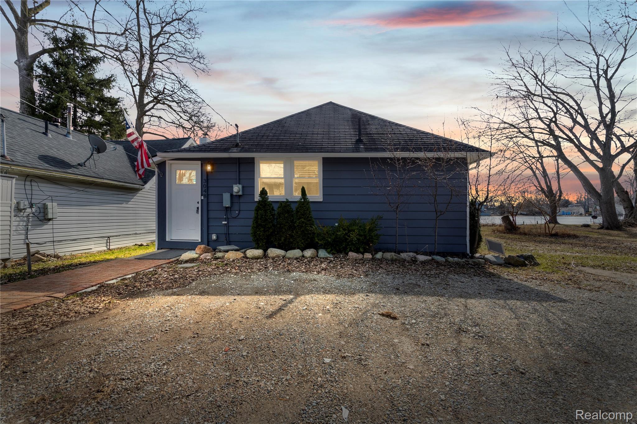 3048, Andre, Keego Harbor, Michigan, 48320