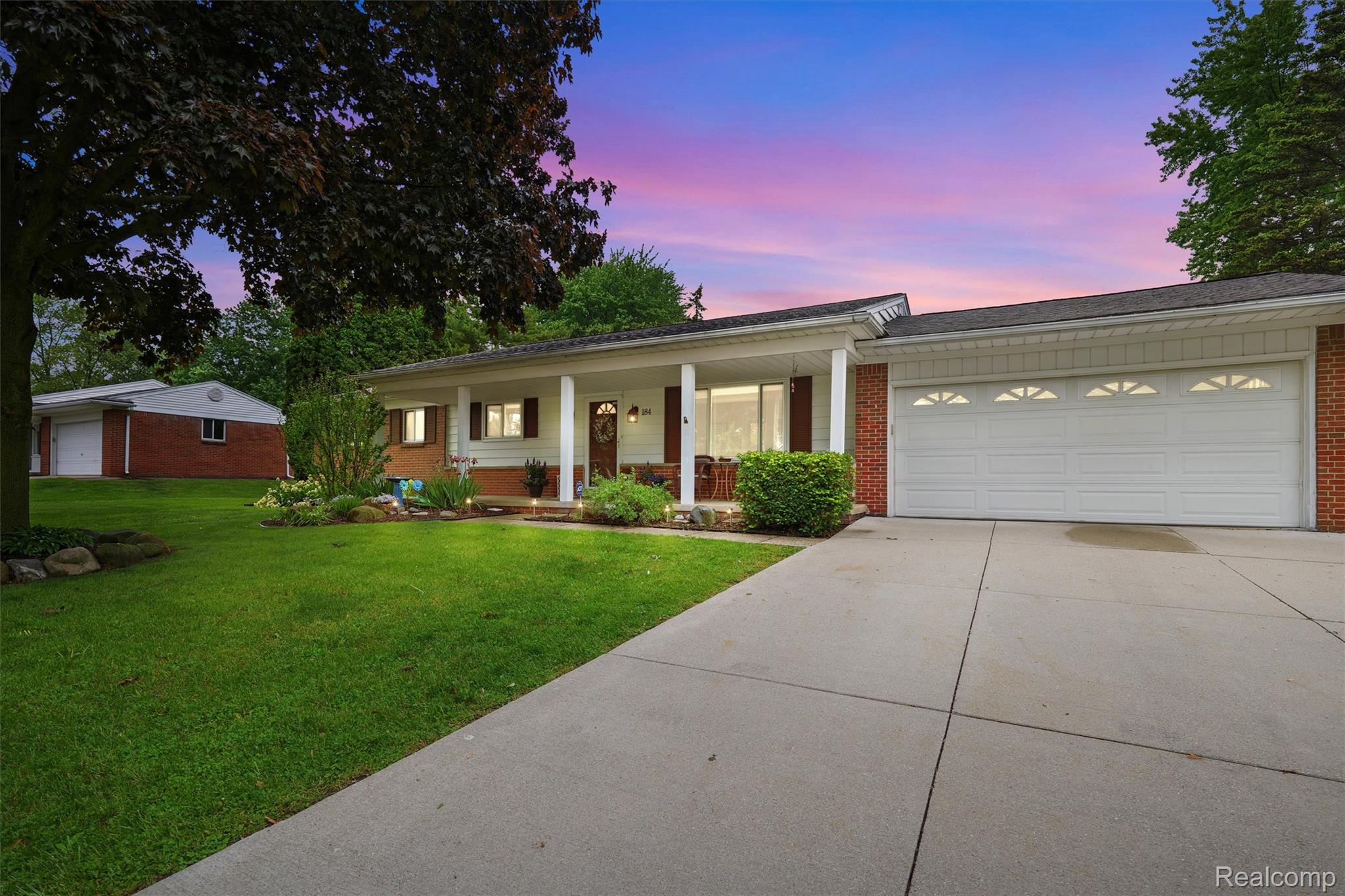 184, Carter, Troy, Michigan, 48098