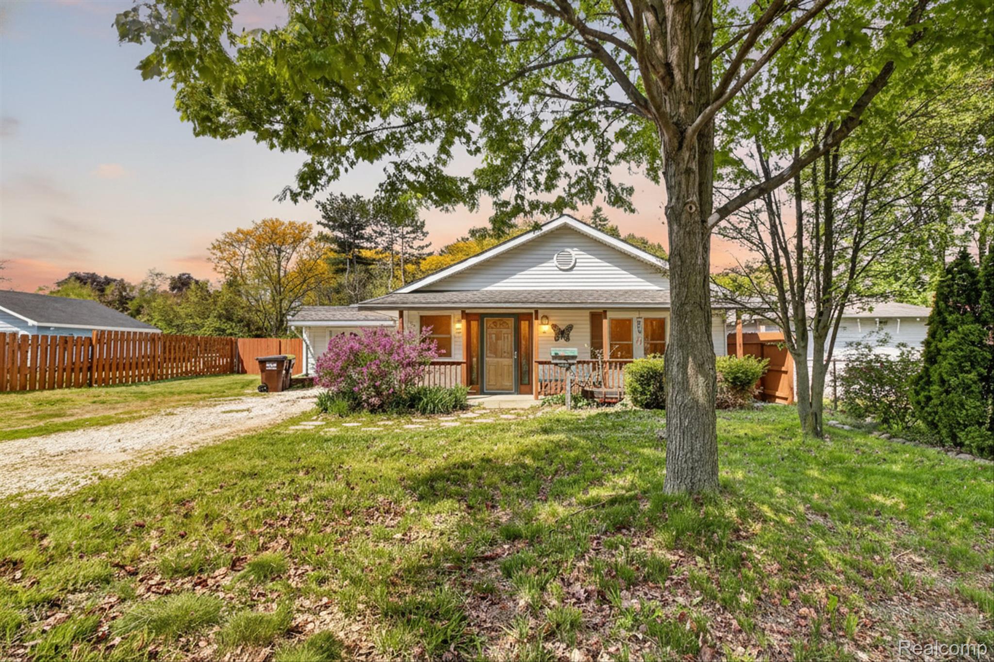 50, CLARENCE Street, Belleville, Michigan, 48111