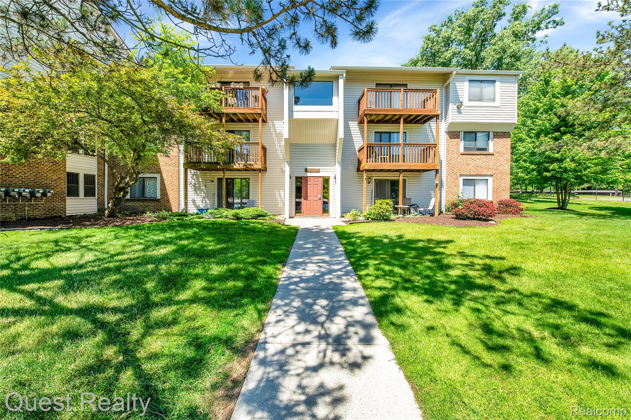 30028, 12 Mile, Farmington Hills, Michigan, 48334