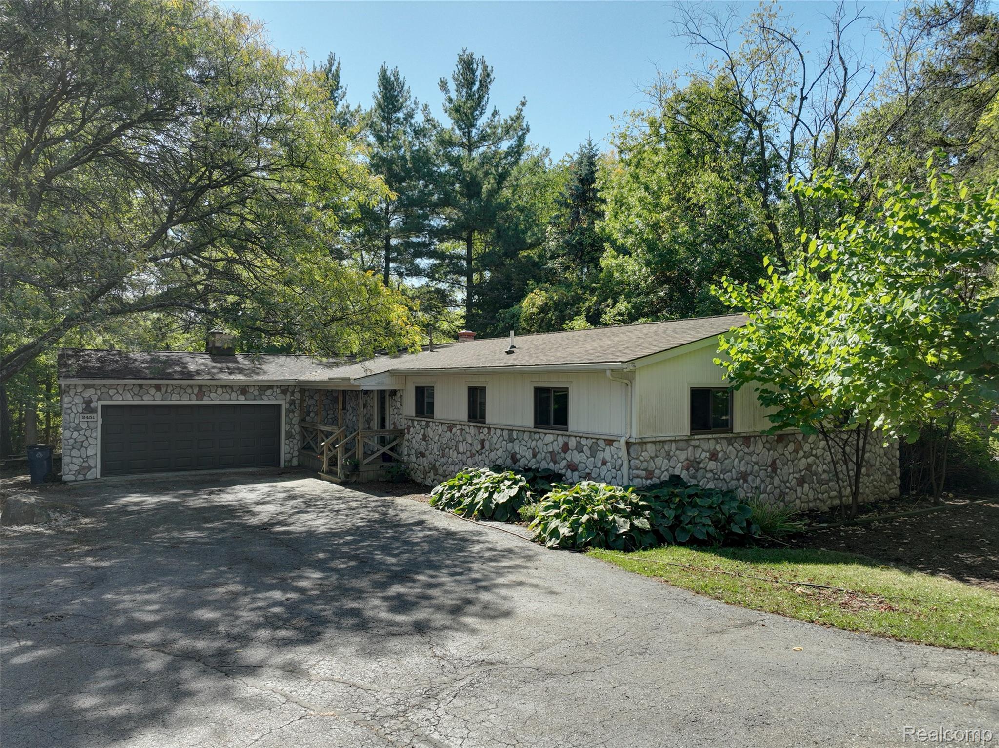 2451, Sanders, Bloomfield Hills, Michigan, 48302