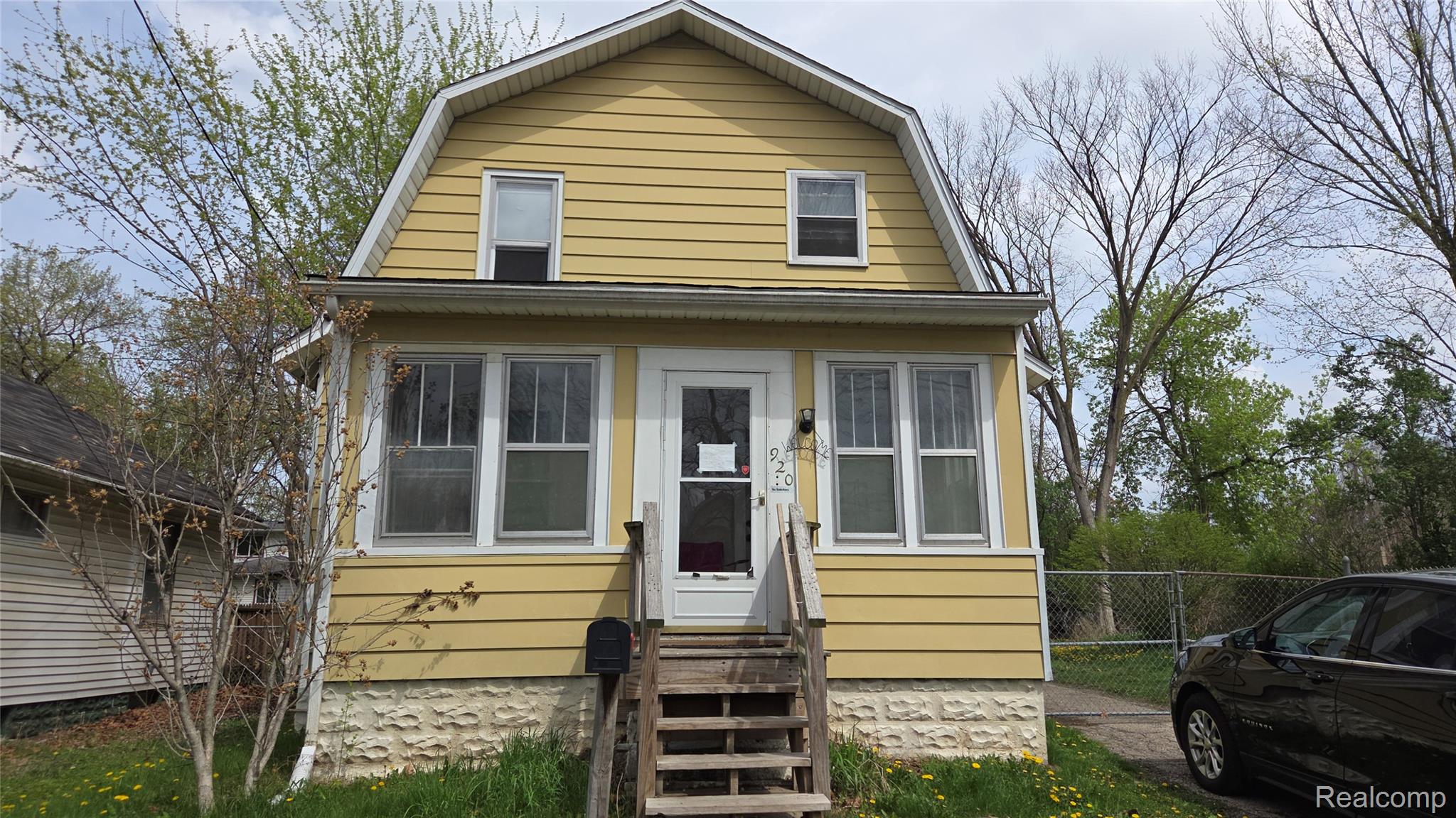 920, Huron, Flint, Michigan, 48507