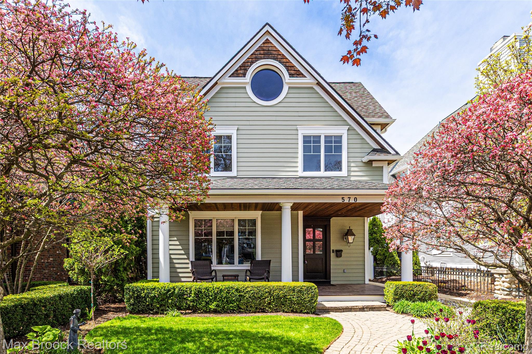 570, Pierce, Birmingham, Michigan, 48009
