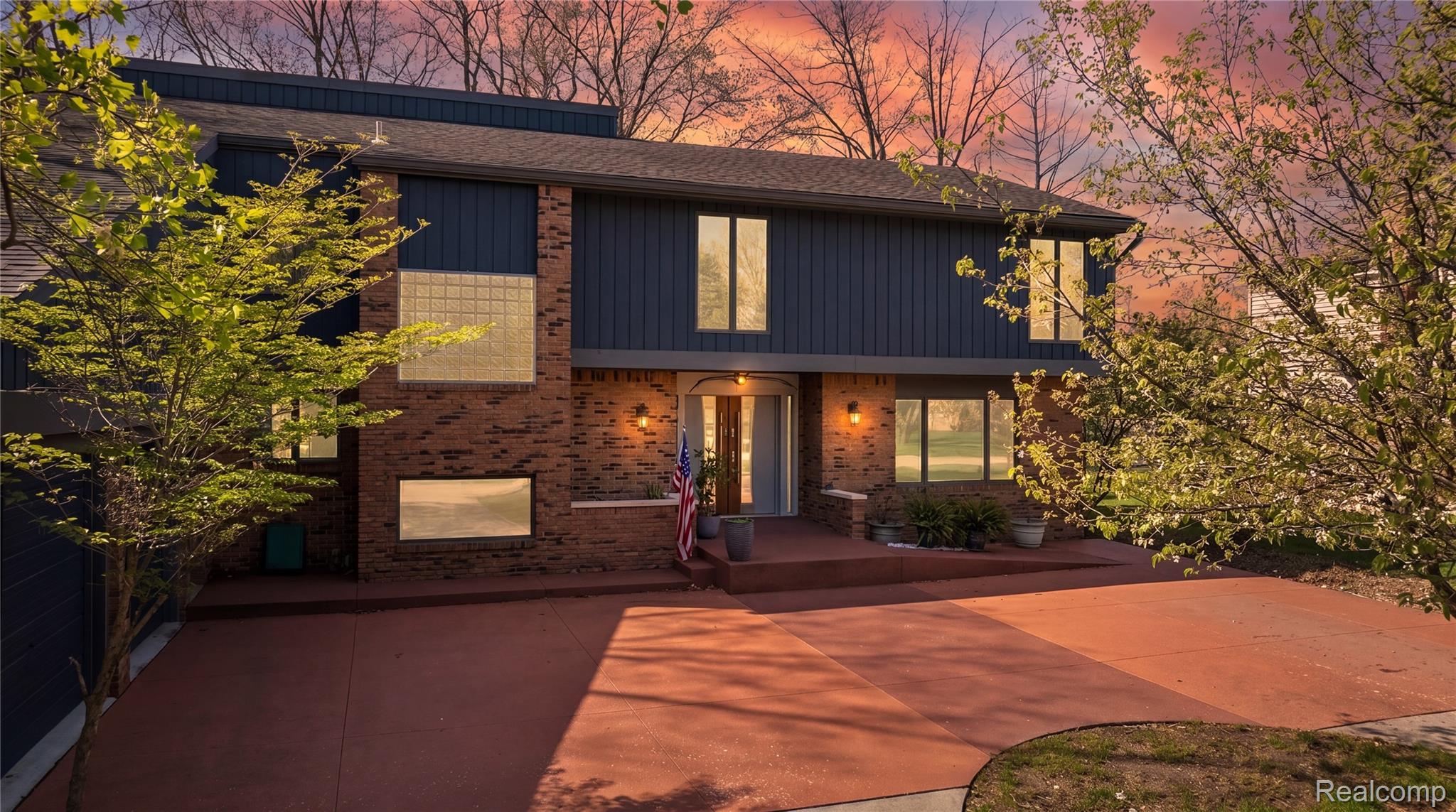 8727, Sarah, Grosse Ile, Michigan, 48138