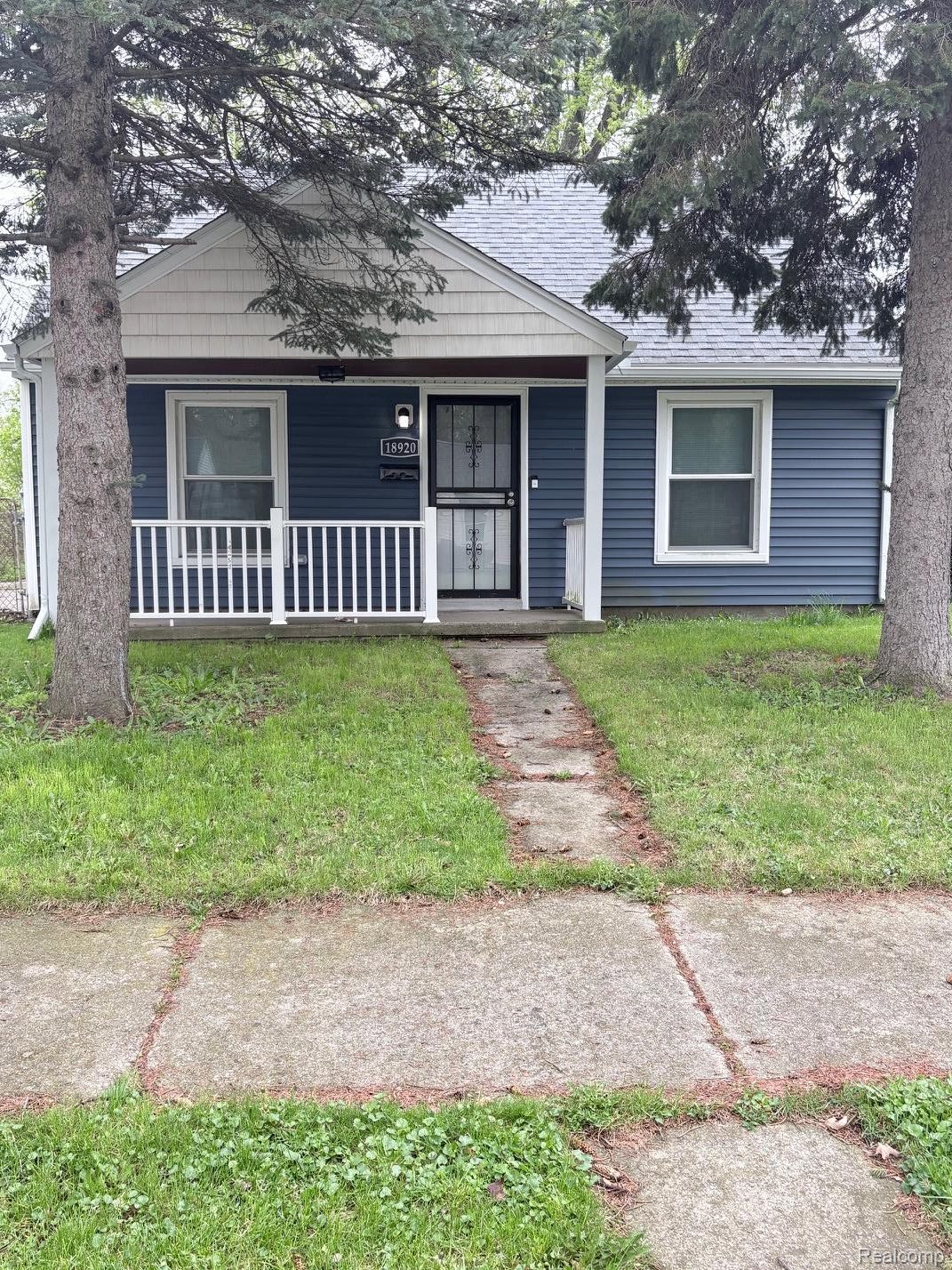 18920, Kingsville, Harper Woods, Michigan, 48225