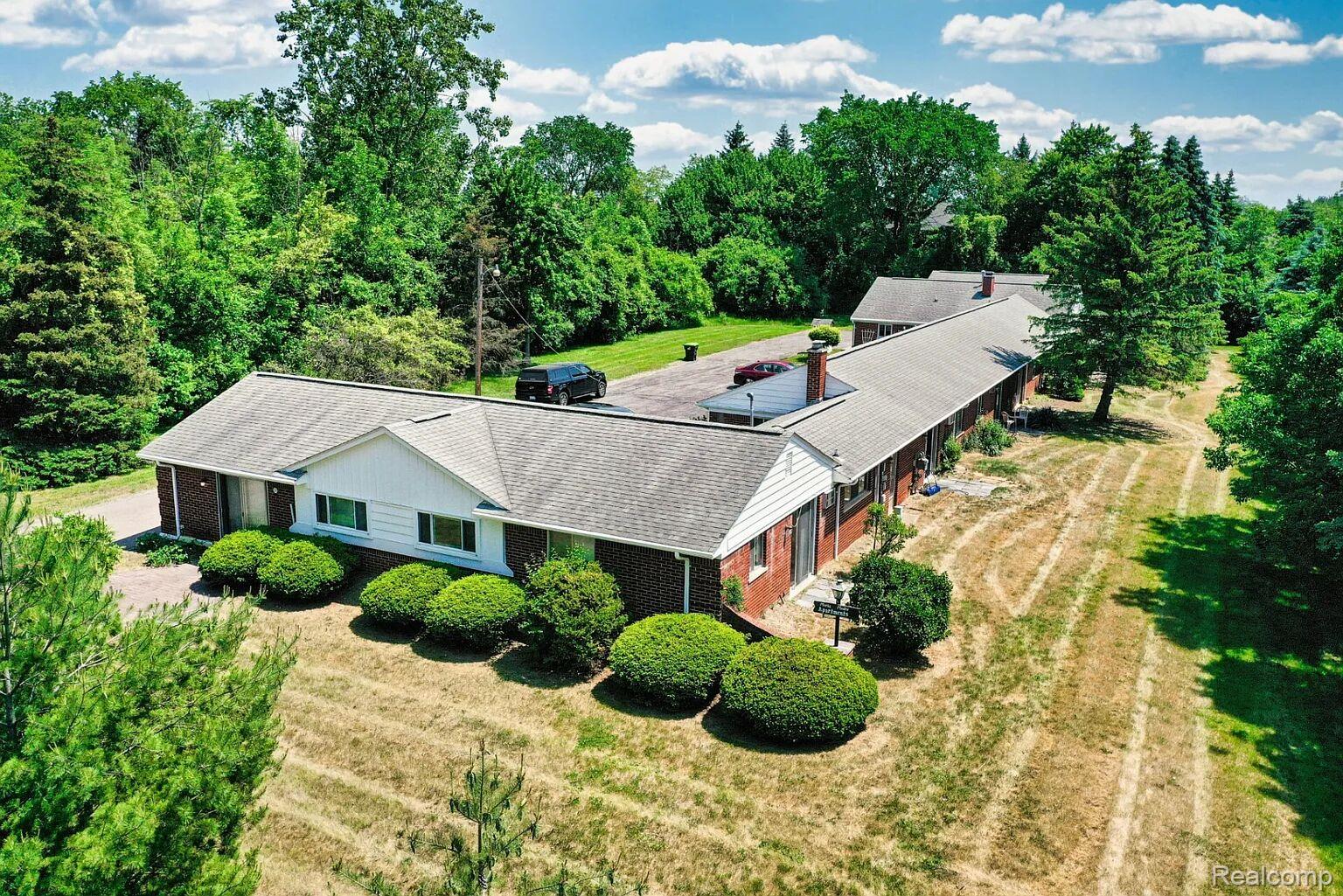 22000, Beck, #103, Northville, Michigan, 48167