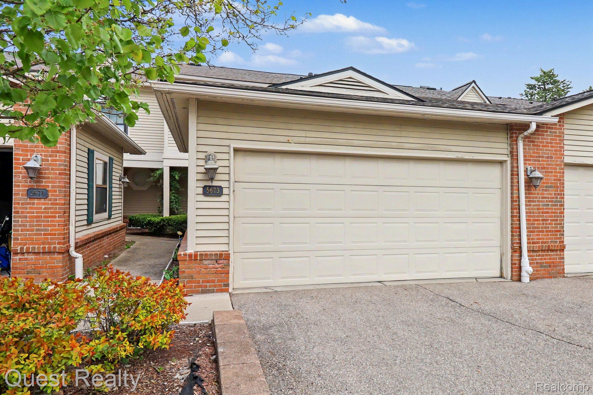 5673, Drake Hollow W, W, West Bloomfield, Michigan, 48322