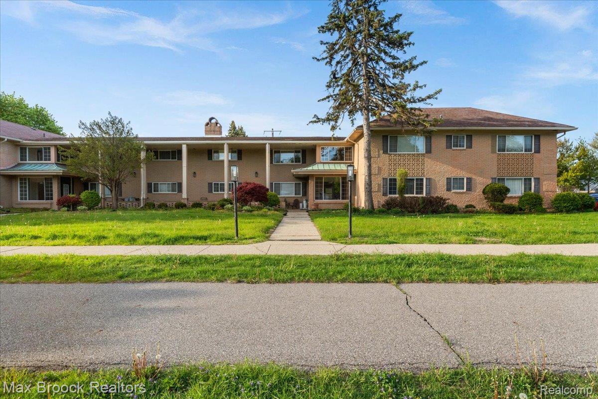 2247, Walton, #49, Rochester Hills, Michigan, 48309