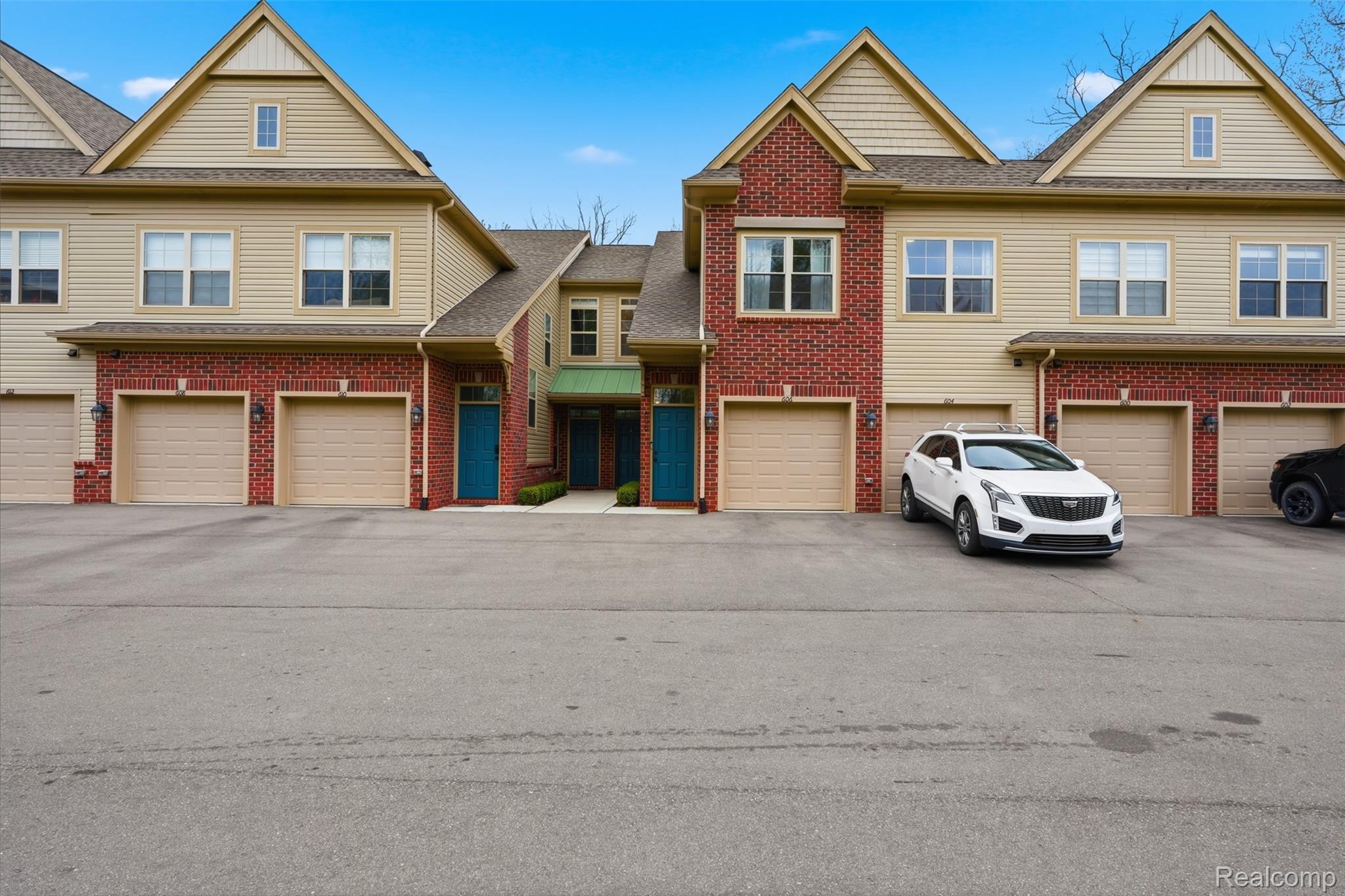 606, Pointe, Walled Lake, Michigan, 48390