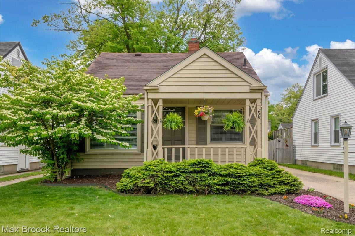 208, Girard, Royal Oak, Michigan, 48073