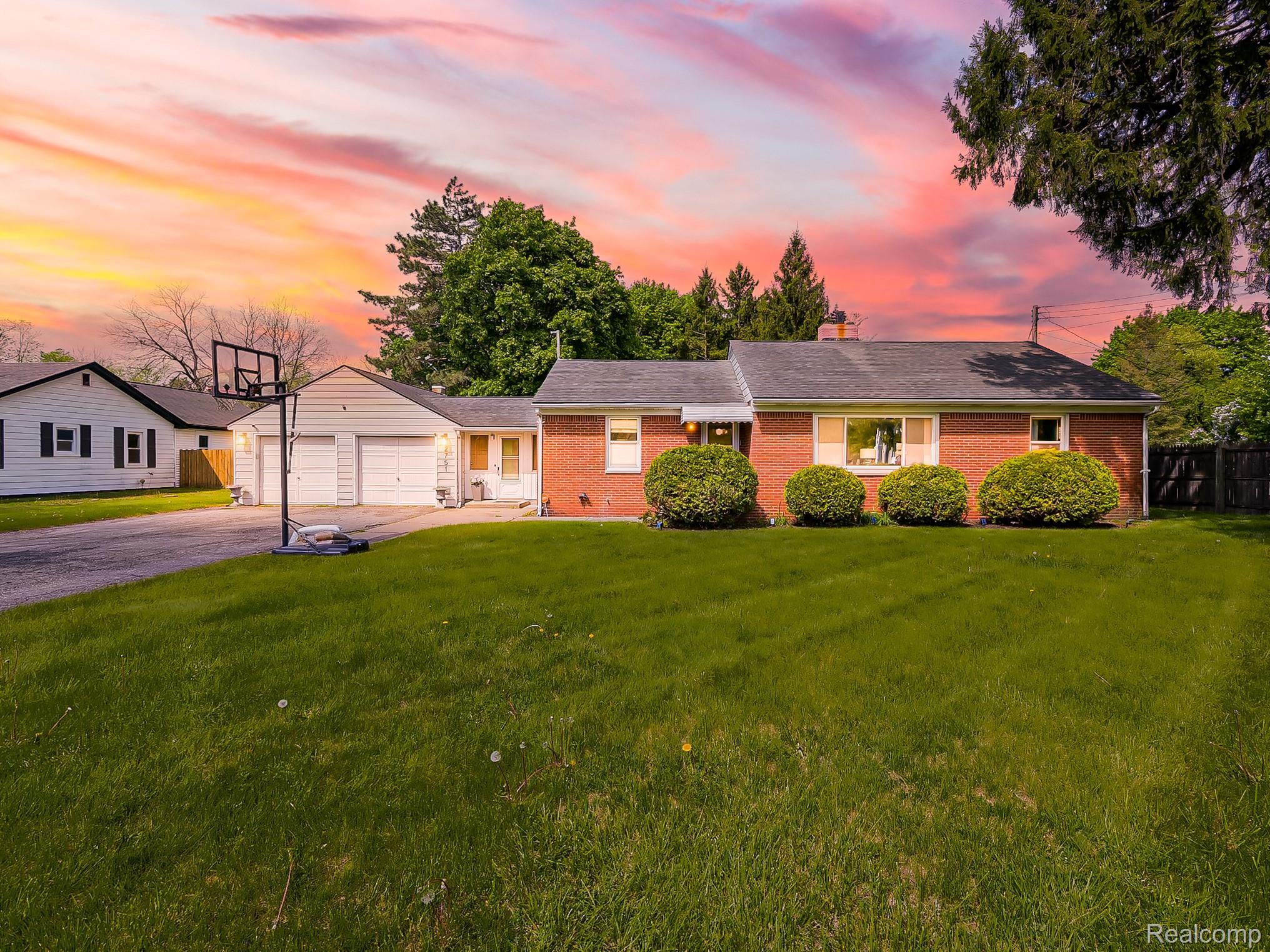 2751, Marlington, Waterford, Michigan, 48329