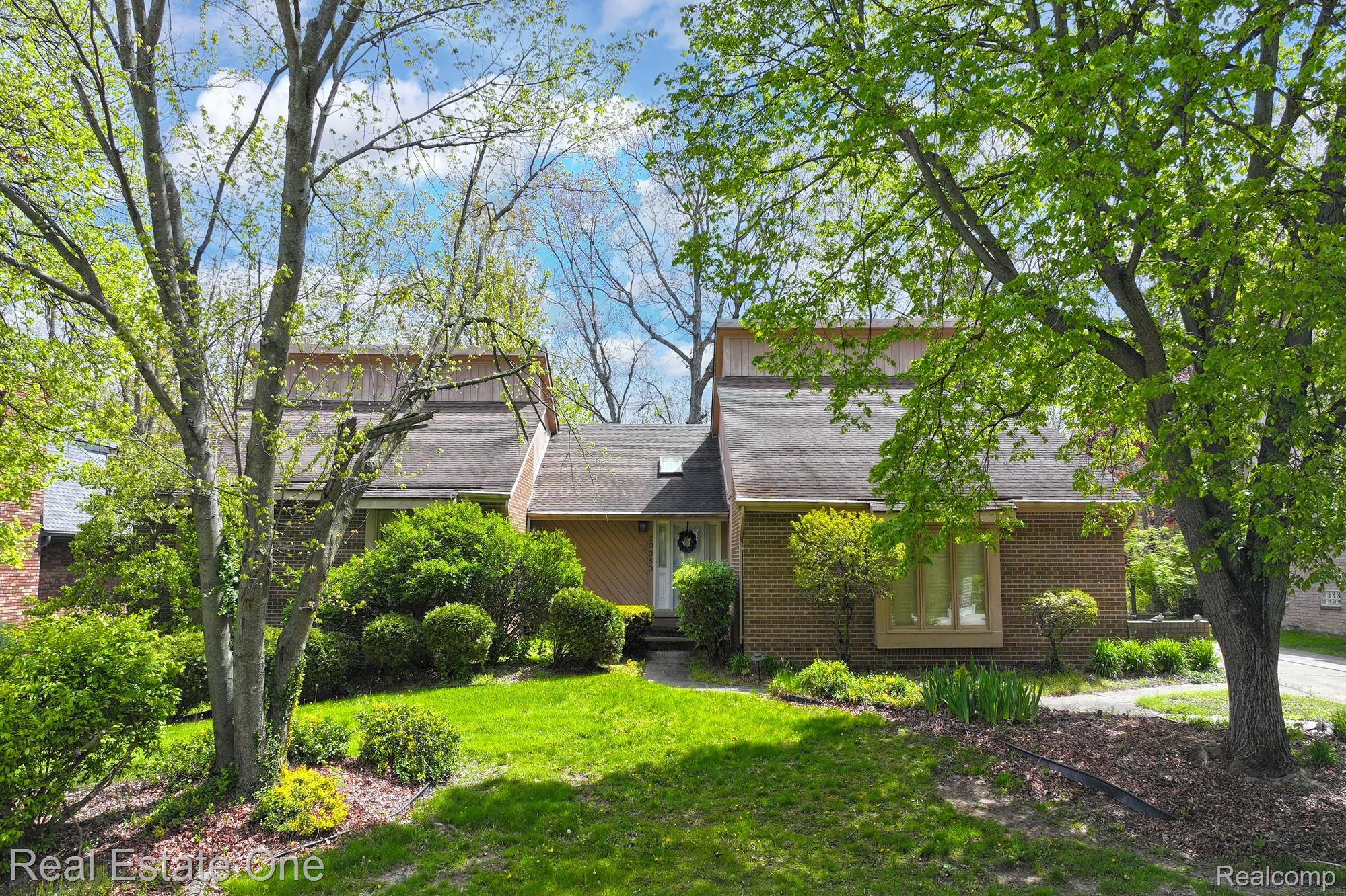 20080, Longridge, Northville, Michigan, 48167