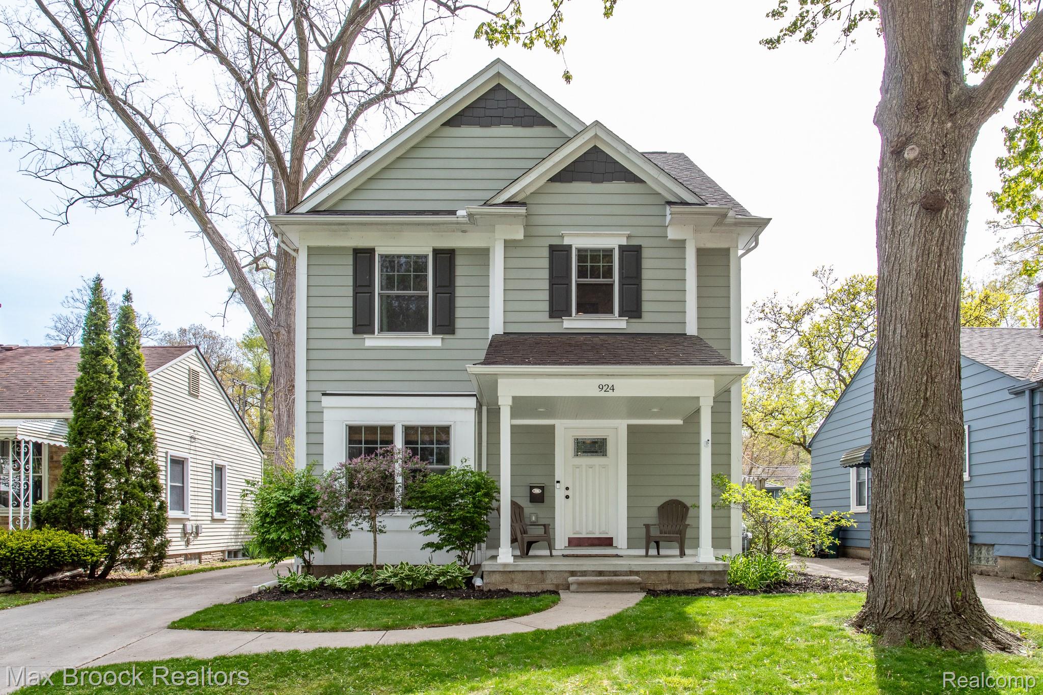 924, Maple, Royal Oak, Michigan, 48067