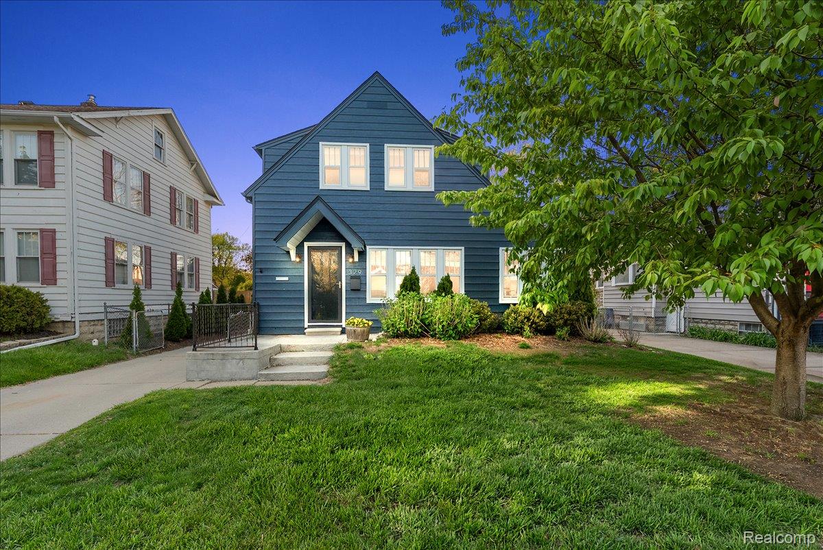 329, Lawrence, Royal Oak, Michigan, 48073