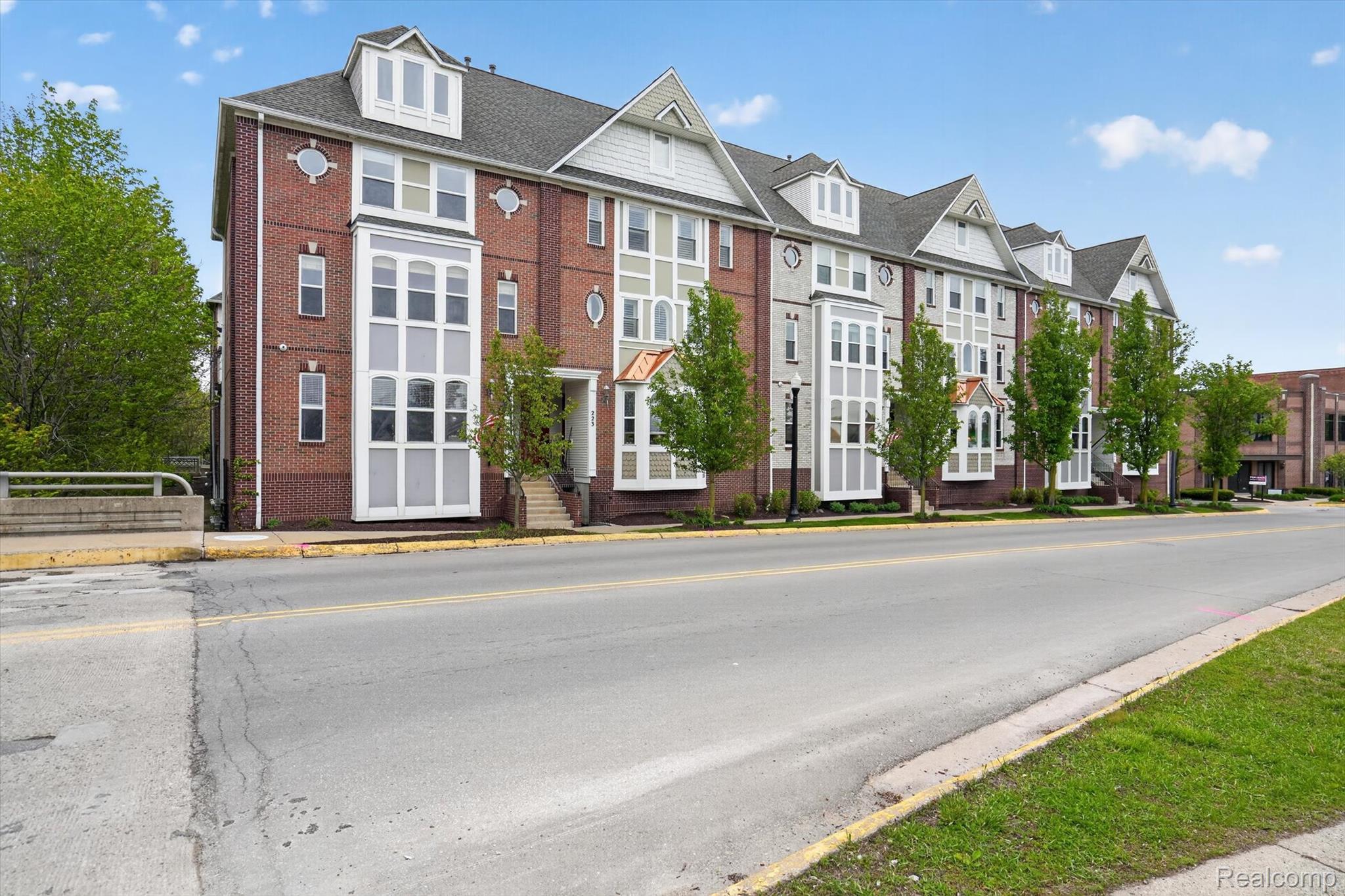 223, Michigan, #12, Howell, Michigan, 48843