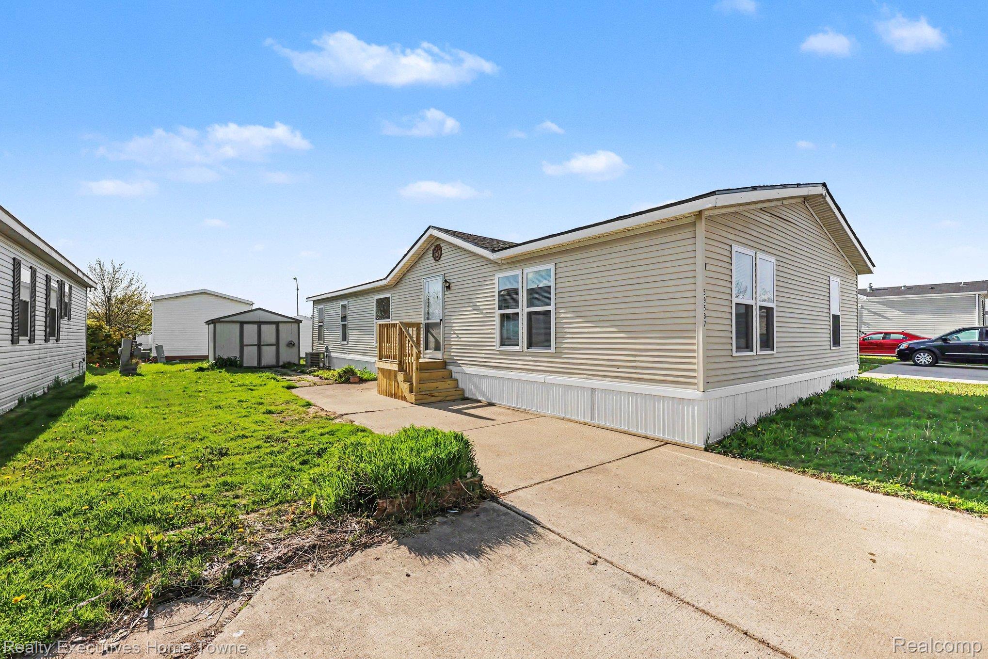 59587, Susan Ln N., Lenox, Michigan, 48048