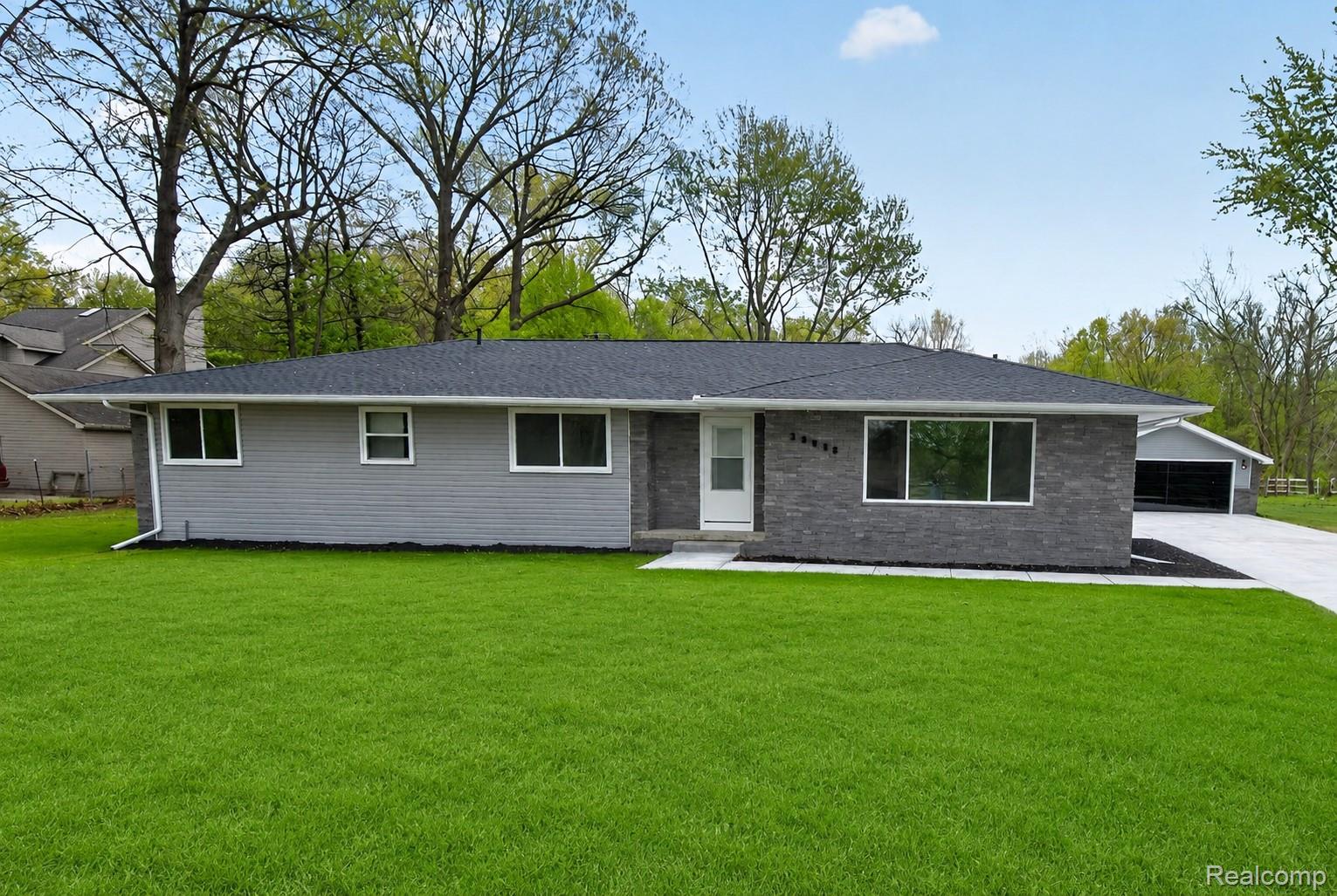 29055, Bredow, Romulus, Michigan, 48174