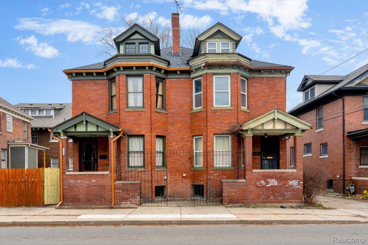 7950, Lafayette, Detroit, Michigan, 48214