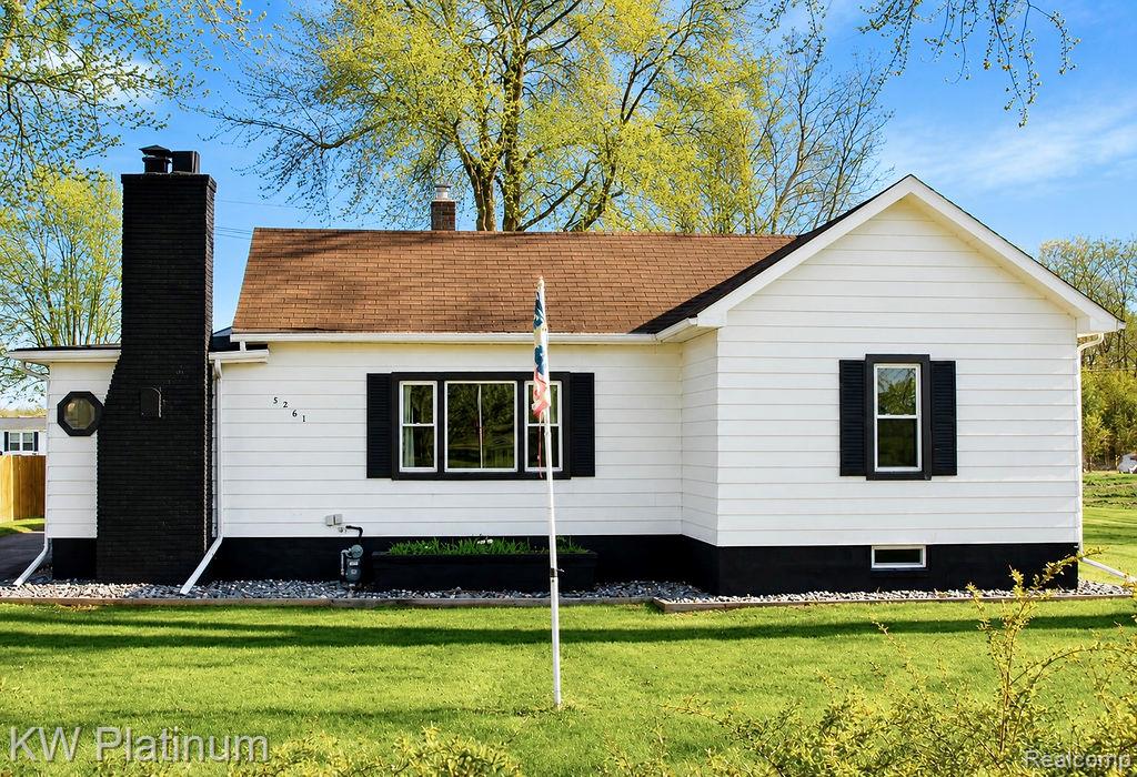 3261, Keewahdin, Fort Gratiot, Michigan, 48059