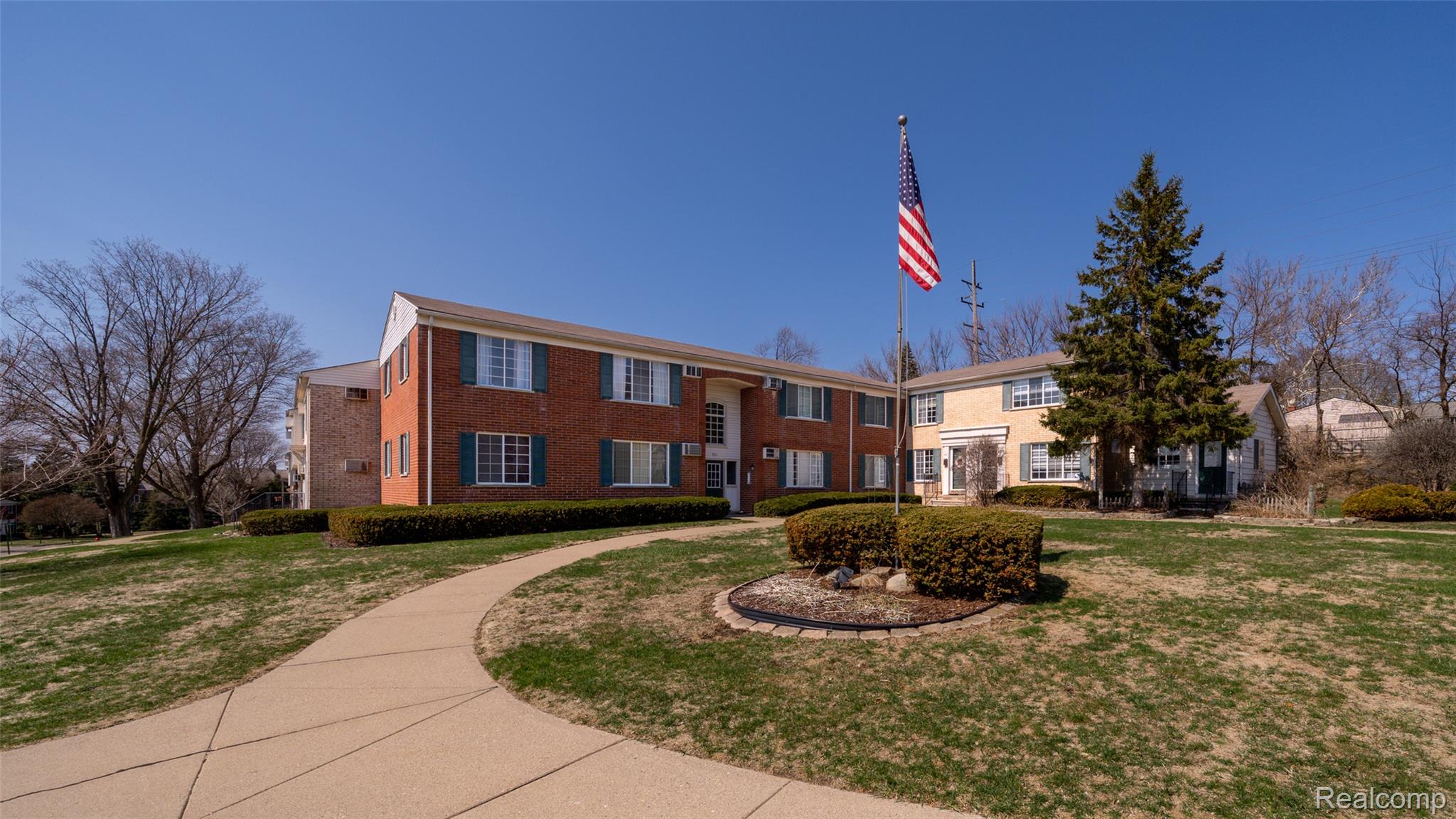451, Miller, #211, Rochester, Michigan, 48307