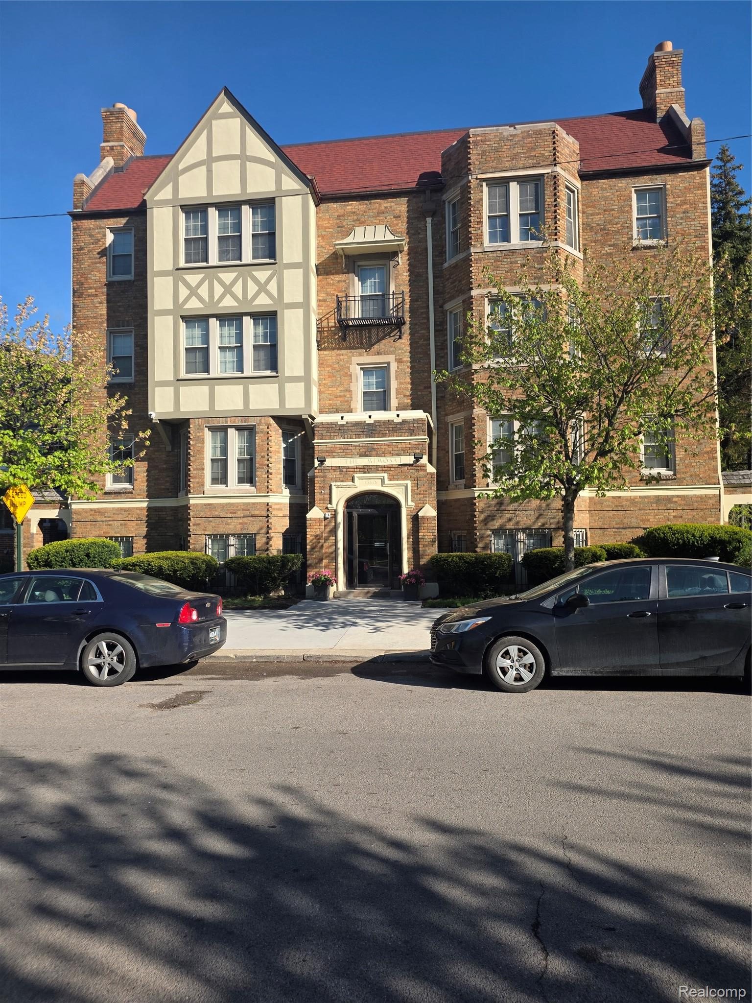 1360, Seward, Detroit, Michigan, 48206