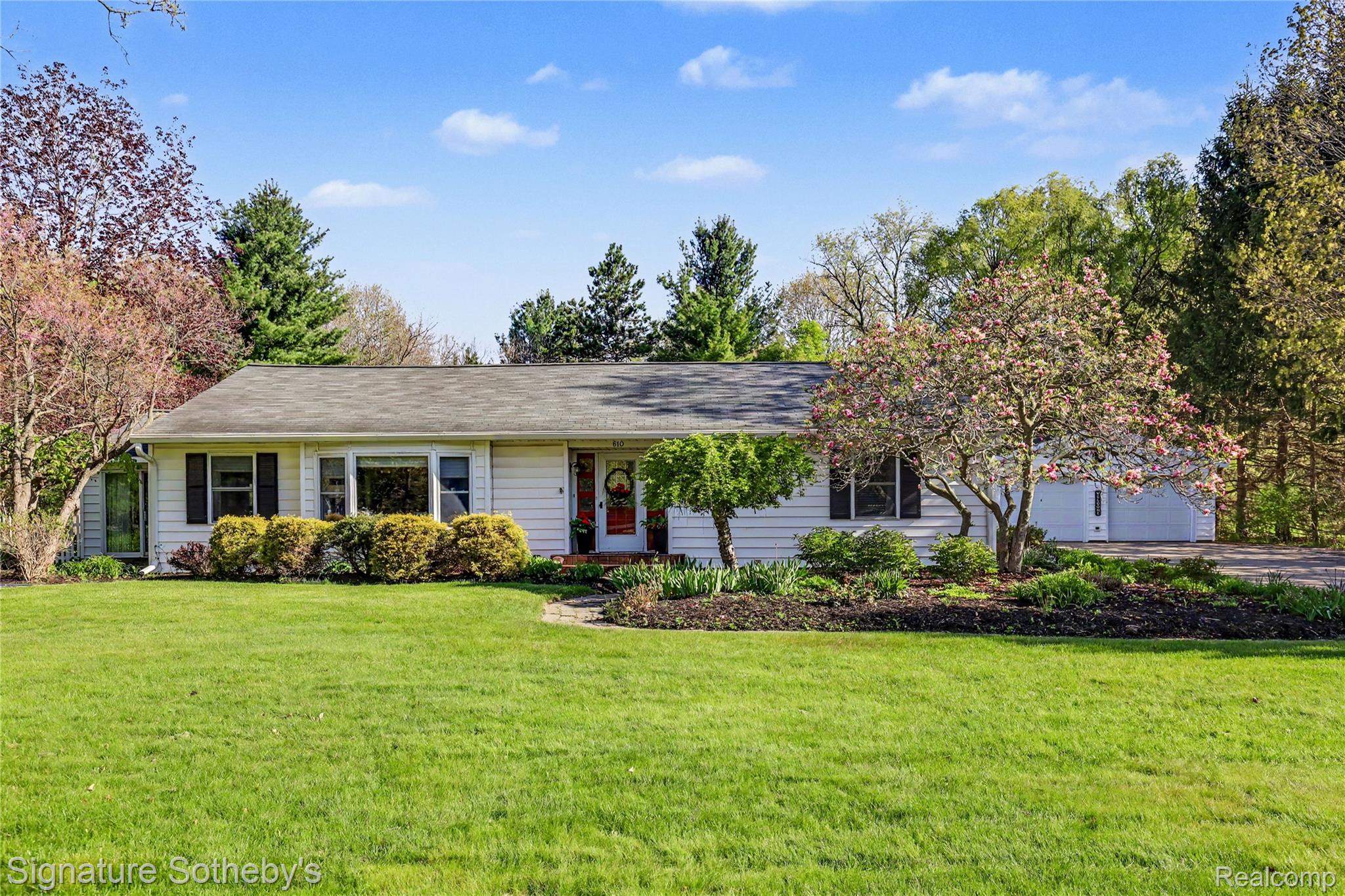 610, Ellis, Belding, Michigan, 48809