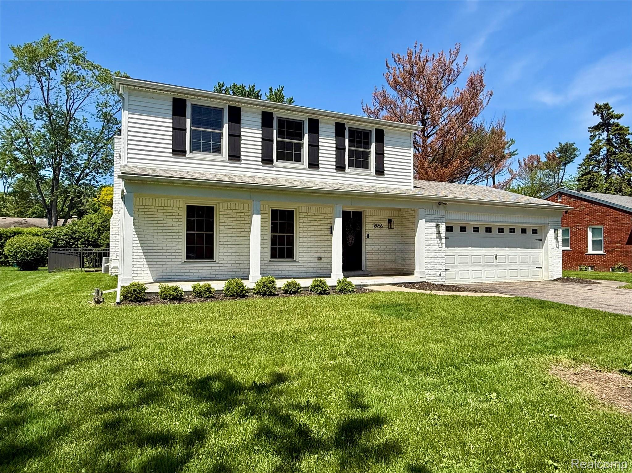 16956, Lauderdale, Beverly Hills, Michigan, 48025