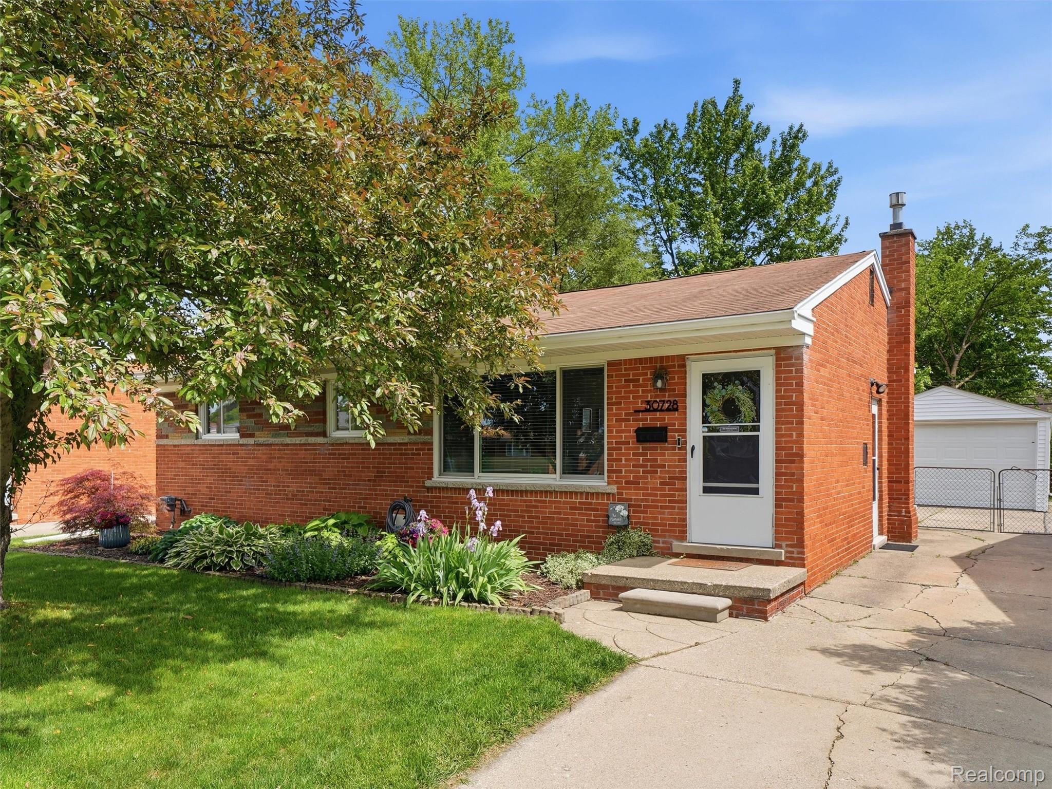 30728, Whittier, Madison Heights, Michigan, 48071
