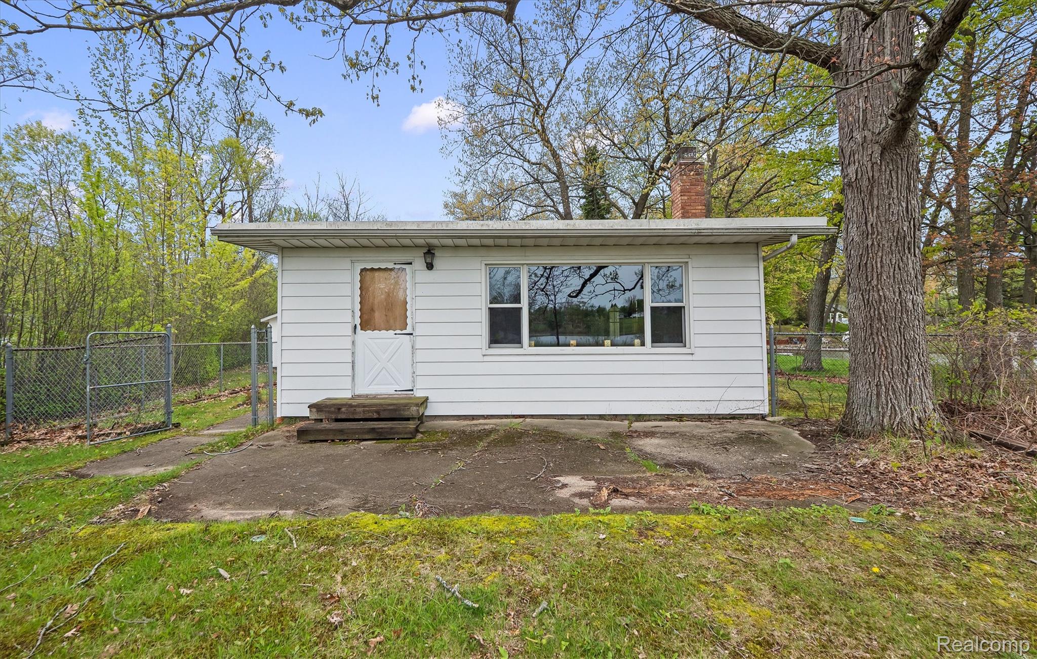 3332, Horrell, Fenton, Michigan, 48430