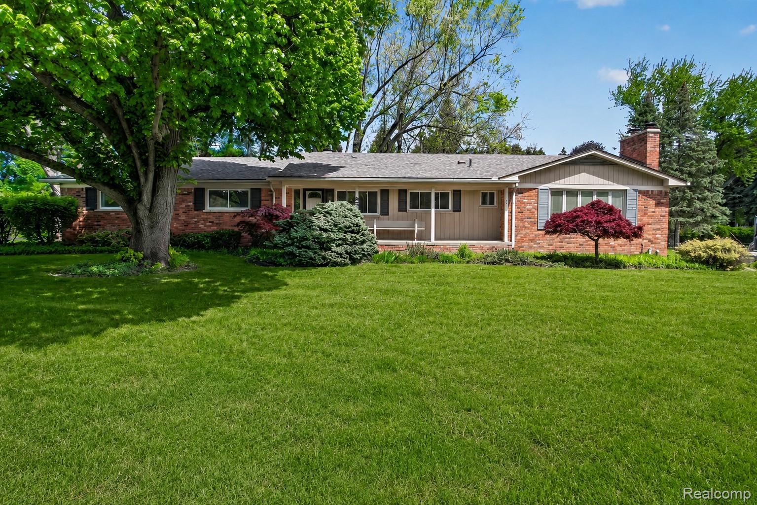857, Helston, Bloomfield, Michigan, 48304