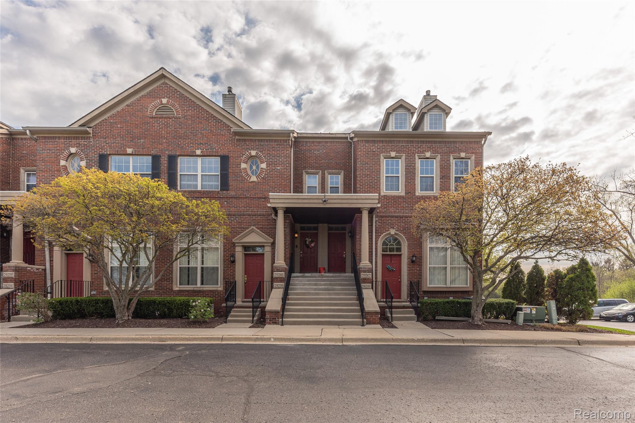 29242, Glen Oaks, Farmington Hills, Michigan, 48334