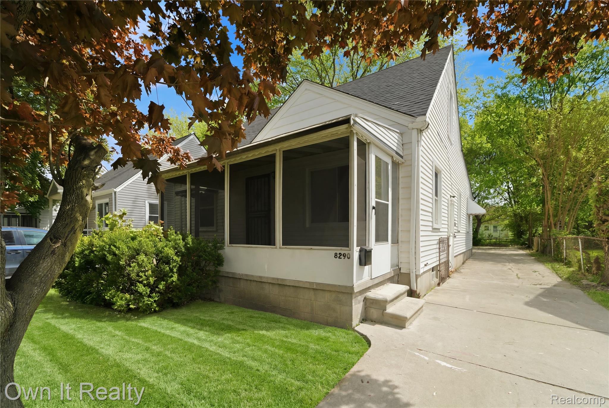 8290, Stout, Detroit, Michigan, 48228