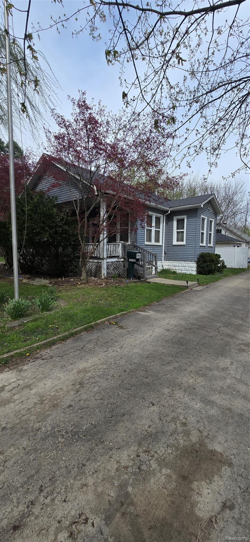 16130, Five Points, Redford, Michigan, 48240