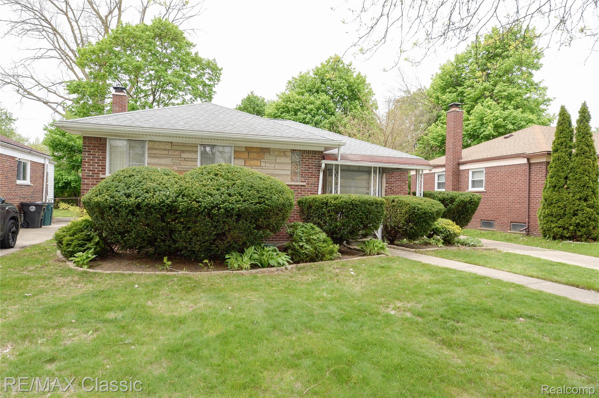 21961, Sussex, Oak Park, Michigan, 48237