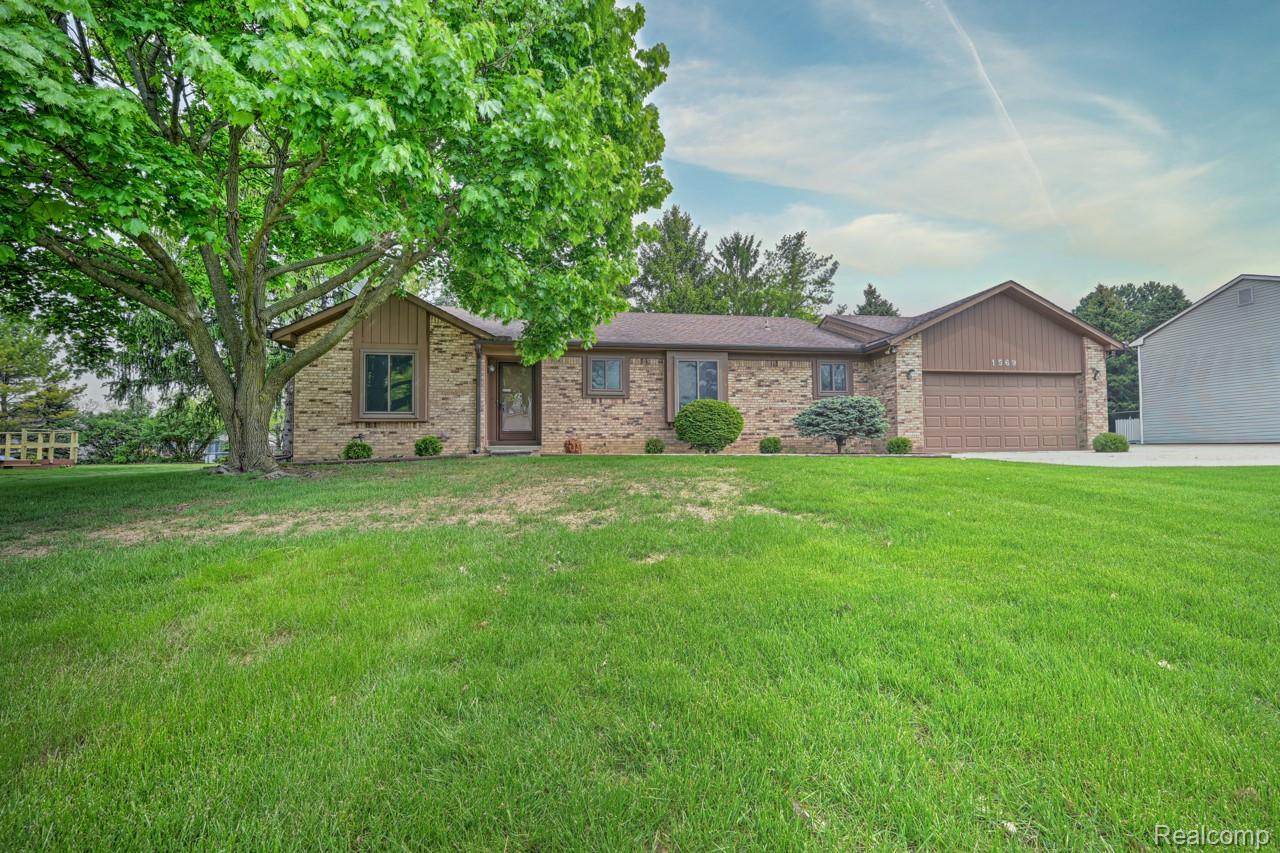 1569, Oak Grove, Walled Lake, Michigan, 48390