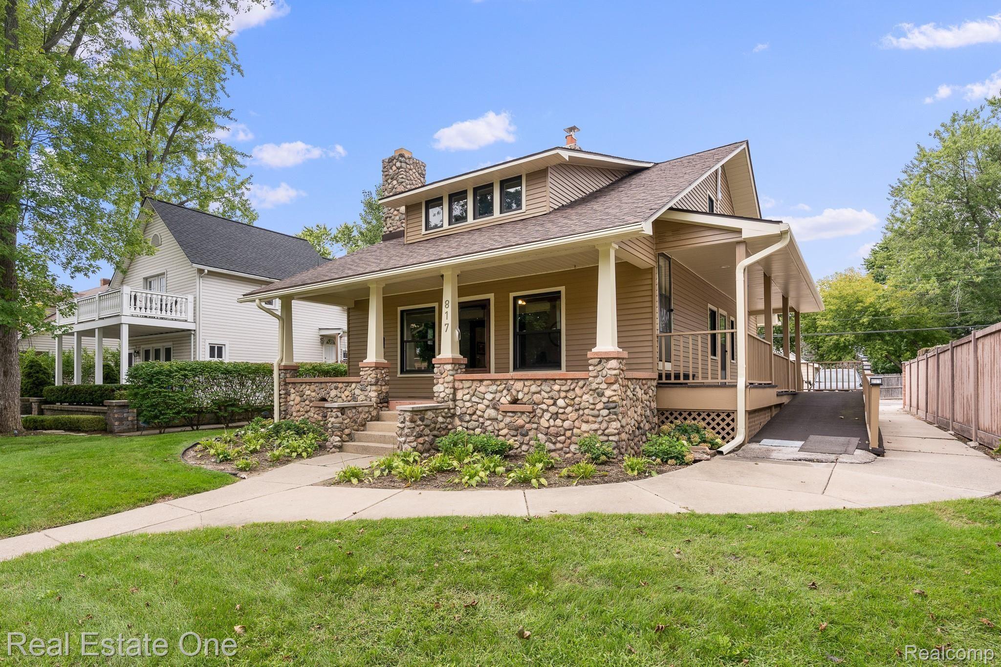 817, Main (Unit B), Rochester, Michigan, 48307