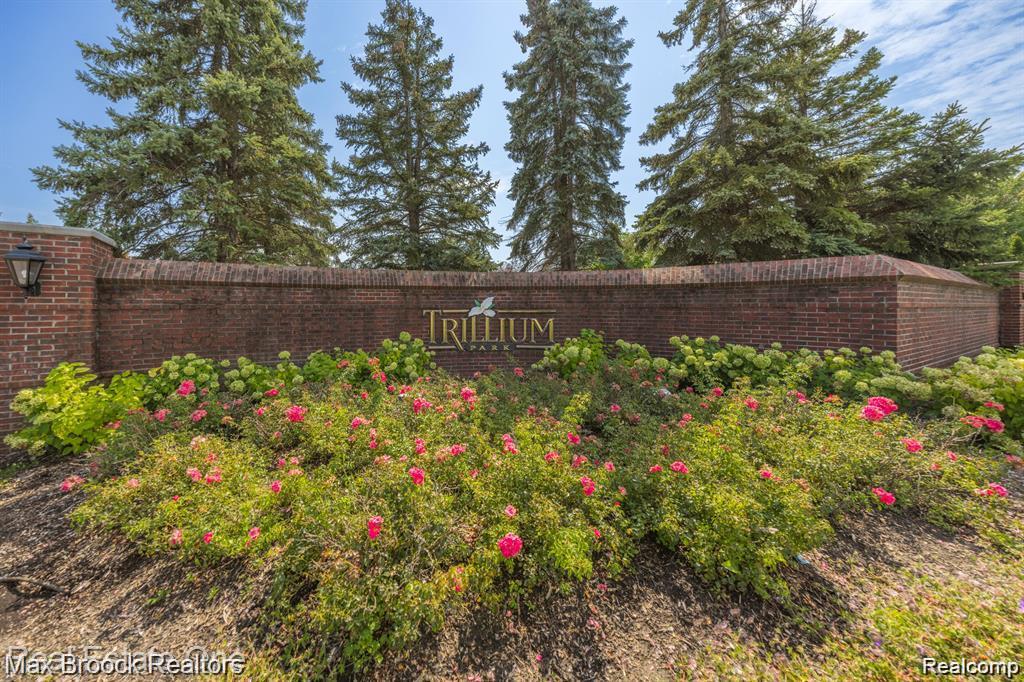 1102, Abigail, Walled Lake, Michigan, 48390